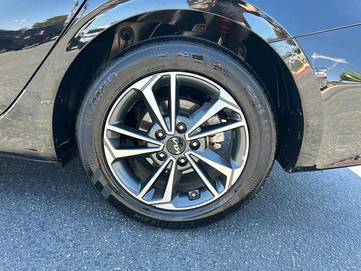 2024 BLACK Kia Forte (3KPF24AD3RE) with an 4-Cyl 2.0 Liter engine, Automatic IVT transmission, located at 412 Auto Vista Drive, Palmdale, 93551, (661) 945-0620, 34.592636, -118.136681 - Photo#12