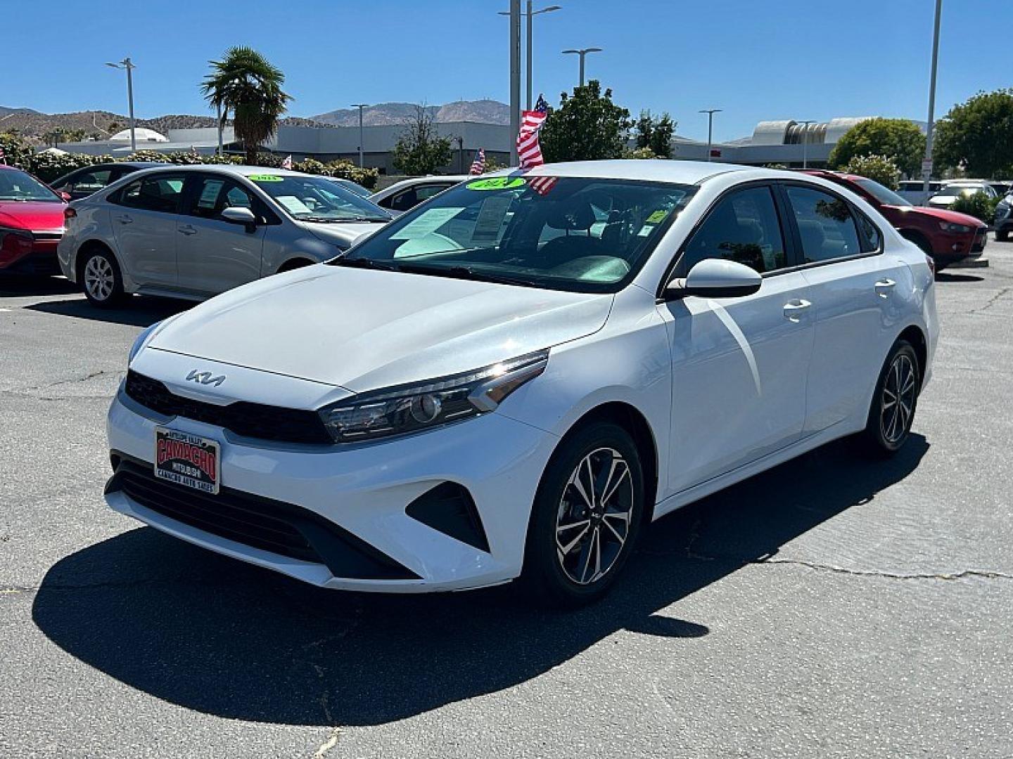 2024 White Kia Forte (3KPF24AD9RE) with an 4-Cyl 2.0 Liter engine, Automatic IVT transmission, located at 412 Auto Vista Drive, Palmdale, 93551, (661) 945-0620, 34.592636, -118.136681- Photo#2
