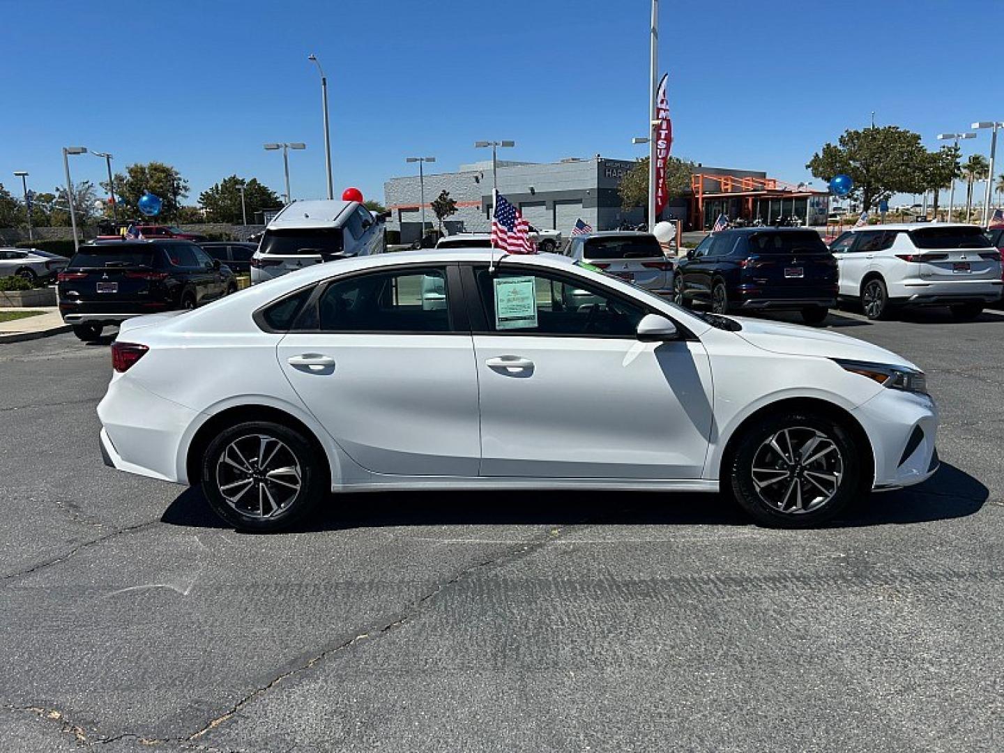 2024 White Kia Forte (3KPF24AD9RE) with an 4-Cyl 2.0 Liter engine, Automatic IVT transmission, located at 412 Auto Vista Drive, Palmdale, 93551, (661) 945-0620, 34.592636, -118.136681- Photo#3