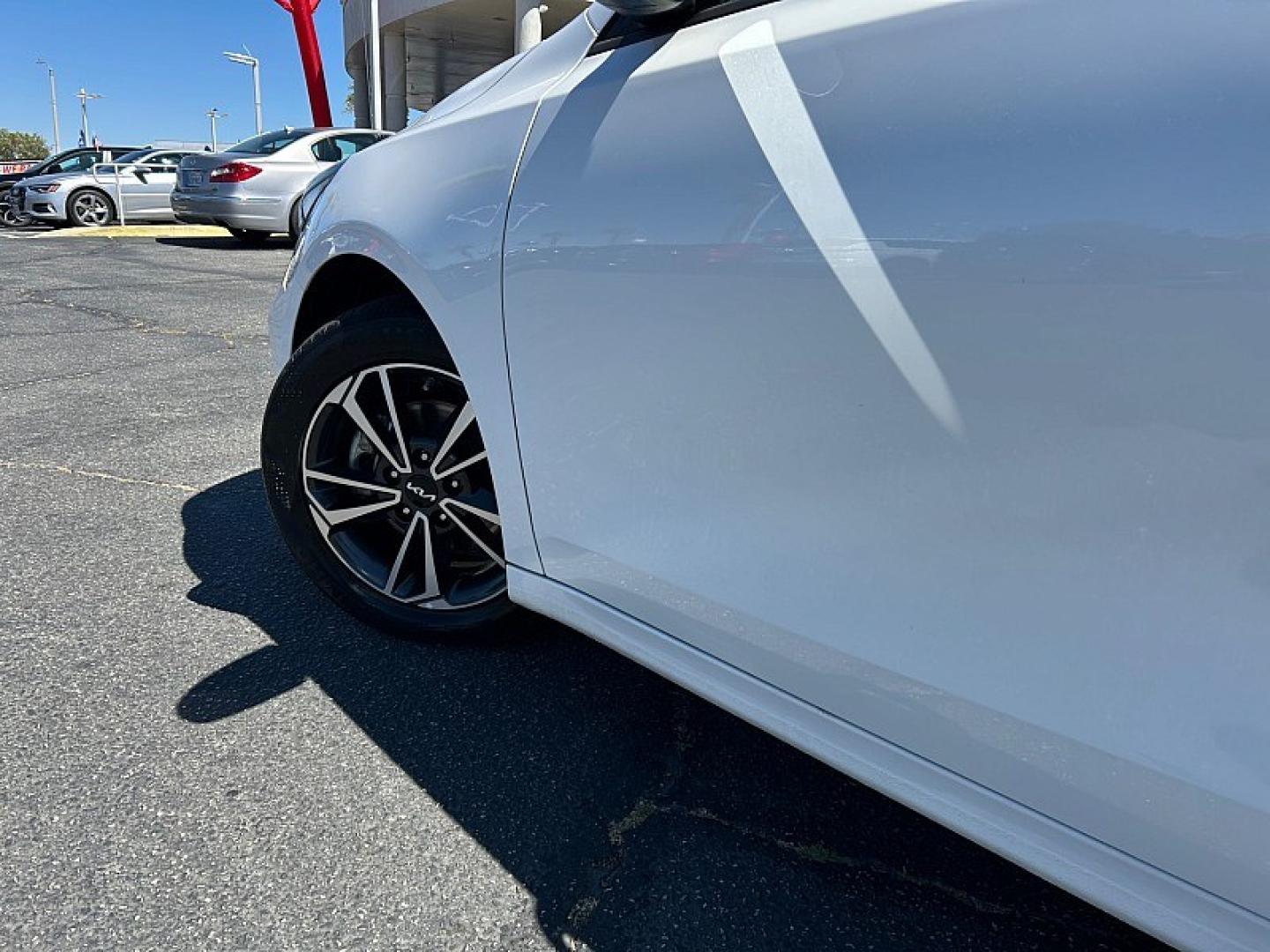 2024 White Kia Forte (3KPF24AD9RE) with an 4-Cyl 2.0 Liter engine, Automatic IVT transmission, located at 412 Auto Vista Drive, Palmdale, 93551, (661) 945-0620, 34.592636, -118.136681- Photo#10