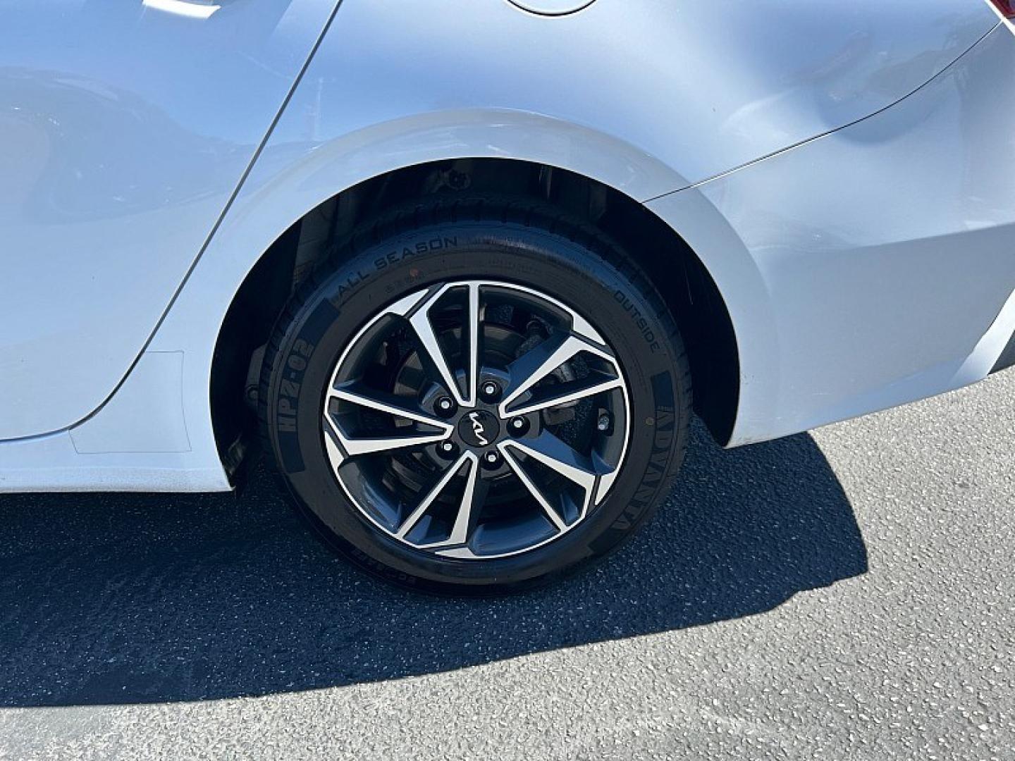2024 White Kia Forte (3KPF24AD9RE) with an 4-Cyl 2.0 Liter engine, Automatic IVT transmission, located at 412 Auto Vista Drive, Palmdale, 93551, (661) 945-0620, 34.592636, -118.136681- Photo#13
