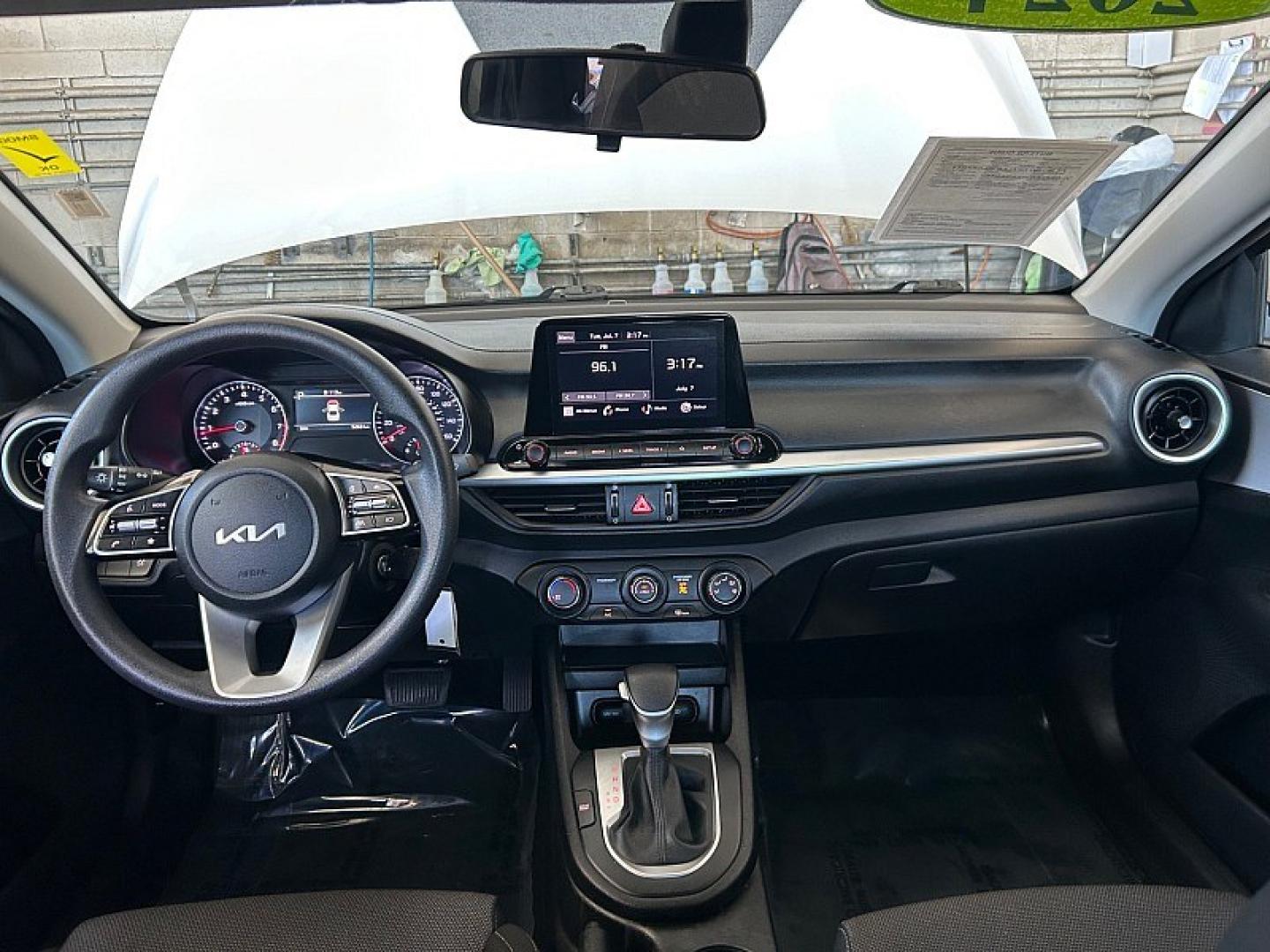 2024 White Kia Forte (3KPF24AD9RE) with an 4-Cyl 2.0 Liter engine, Automatic IVT transmission, located at 412 Auto Vista Drive, Palmdale, 93551, (661) 945-0620, 34.592636, -118.136681- Photo#16