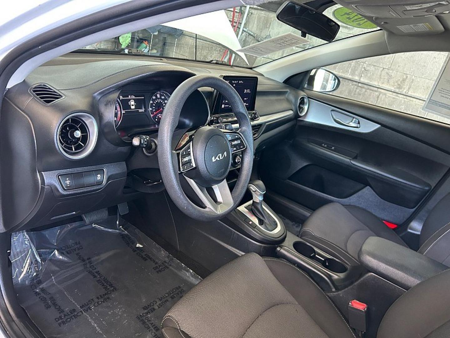 2024 White Kia Forte (3KPF24AD9RE) with an 4-Cyl 2.0 Liter engine, Automatic IVT transmission, located at 412 Auto Vista Drive, Palmdale, 93551, (661) 945-0620, 34.592636, -118.136681- Photo#17