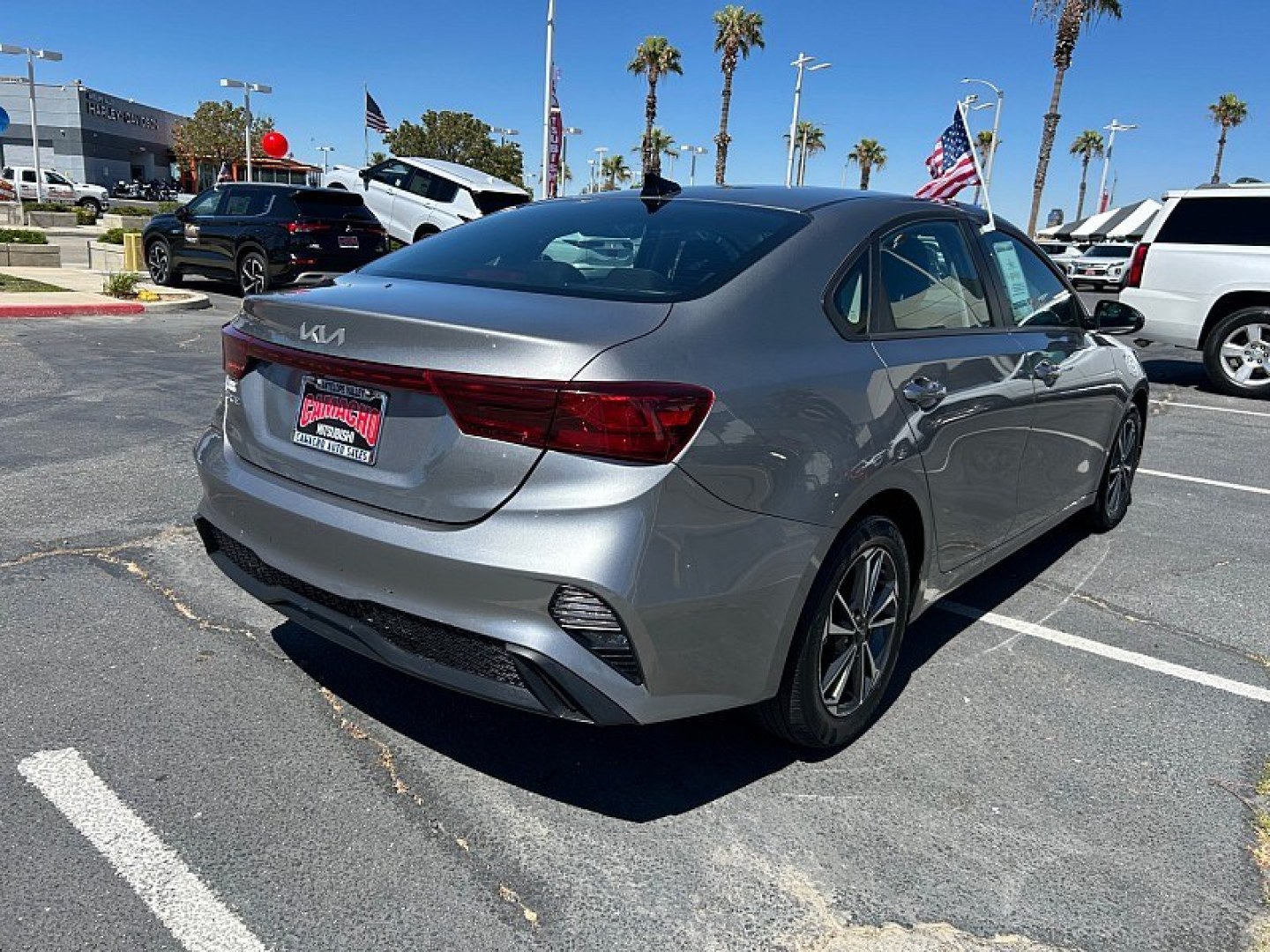 2024 Gray Kia Forte (3KPF24AD0RE) with an 4-Cyl 2.0 Liter engine, Automatic IVT transmission, located at 412 Auto Vista Drive, Palmdale, 93551, (661) 945-0620, 34.592636, -118.136681- Photo#4