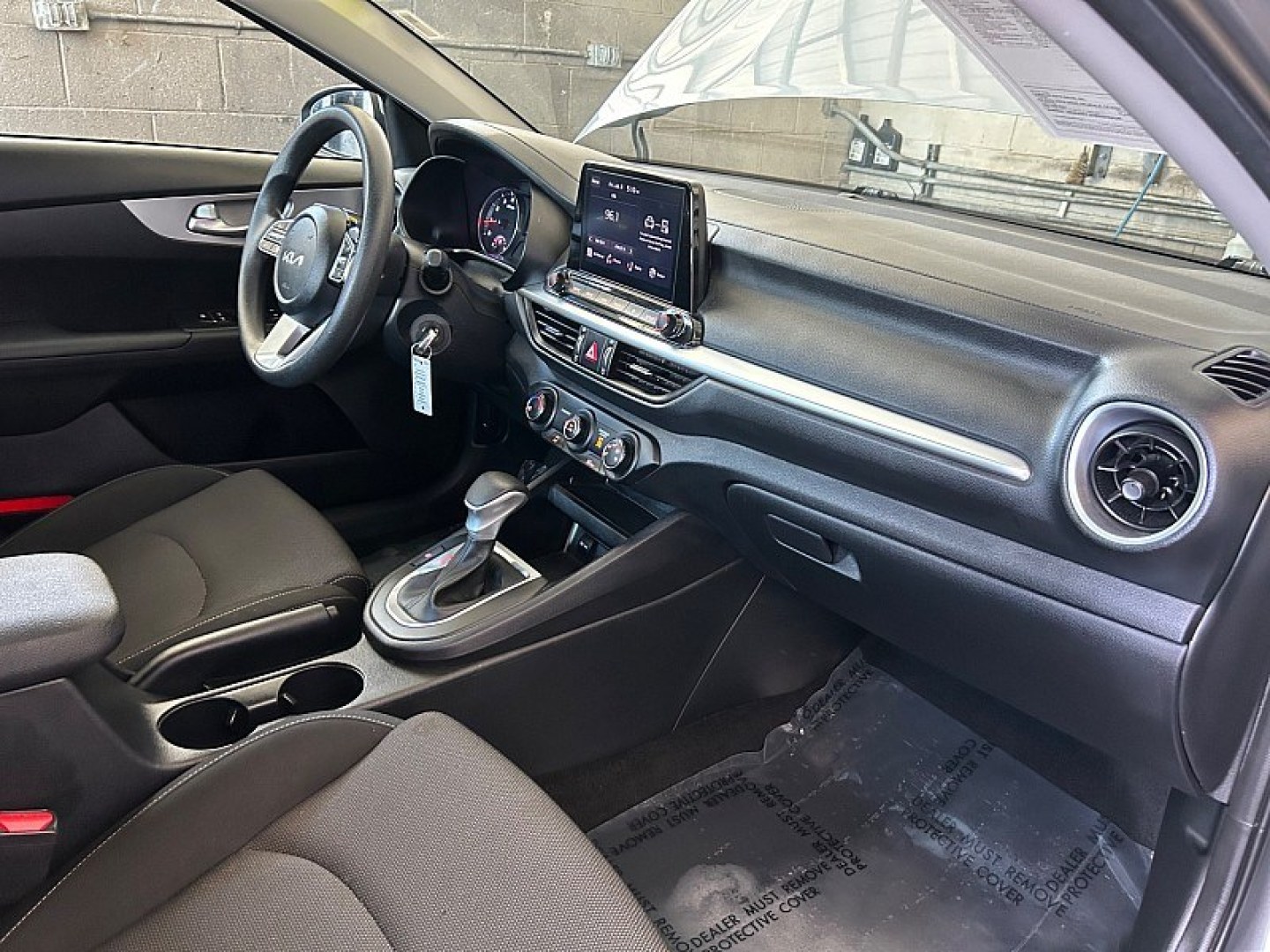 2024 Gray Kia Forte (3KPF24AD0RE) with an 4-Cyl 2.0 Liter engine, Automatic IVT transmission, located at 412 Auto Vista Drive, Palmdale, 93551, (661) 945-0620, 34.592636, -118.136681- Photo#27