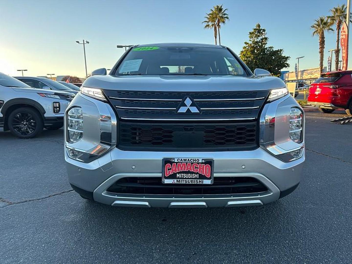2024 SILVER Mitsubishi Outlander (JA4J3VA8XRZ) with an 4-Cyl 2.5 Liter engine, Automatic CVT transmission, located at 412 Auto Vista Drive, Palmdale, 93551, (661) 945-0620, 34.592636, -118.136681- Photo#7