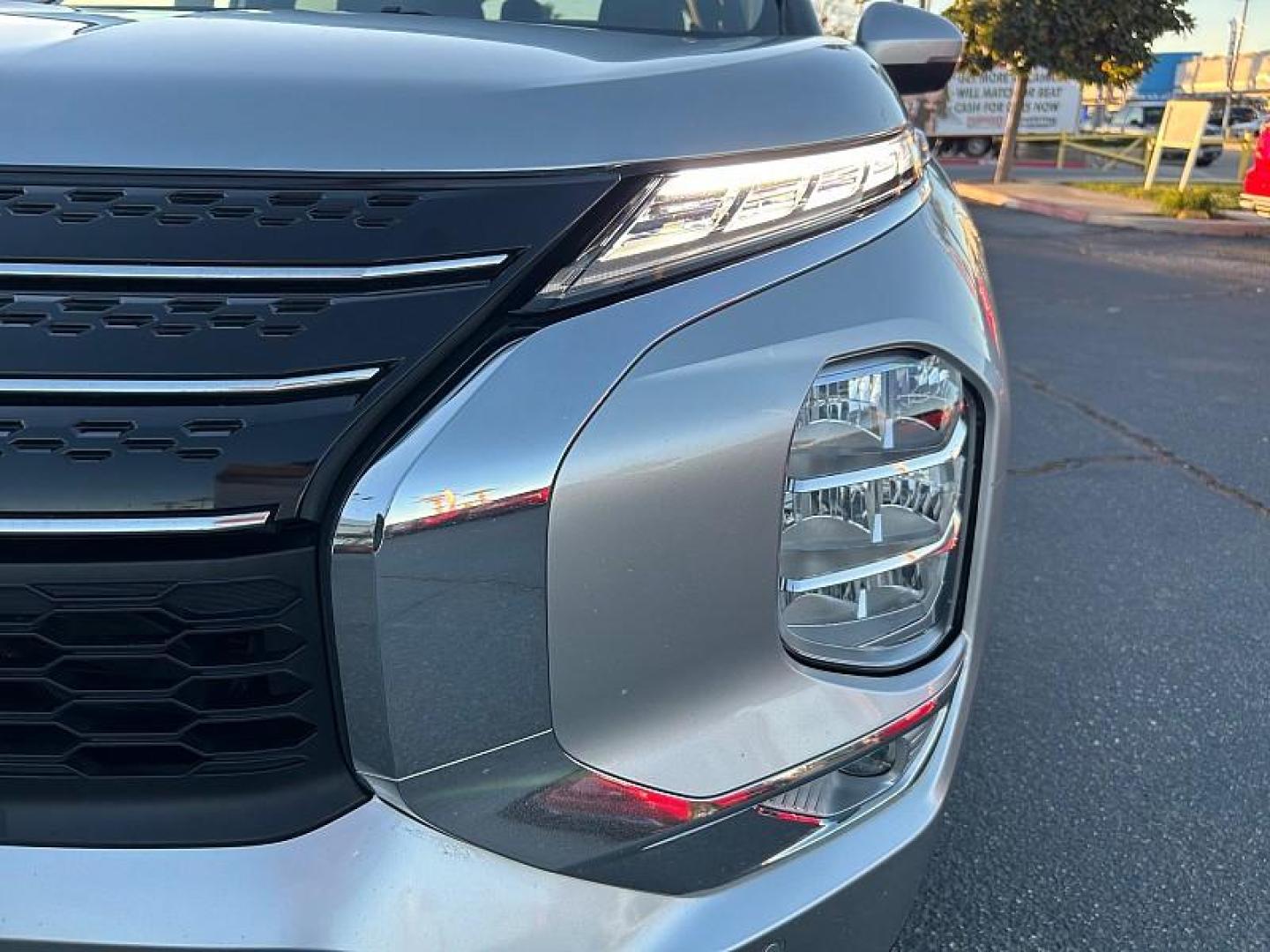 2024 SILVER Mitsubishi Outlander (JA4J3VA8XRZ) with an 4-Cyl 2.5 Liter engine, Automatic CVT transmission, located at 412 Auto Vista Drive, Palmdale, 93551, (661) 945-0620, 34.592636, -118.136681- Photo#14