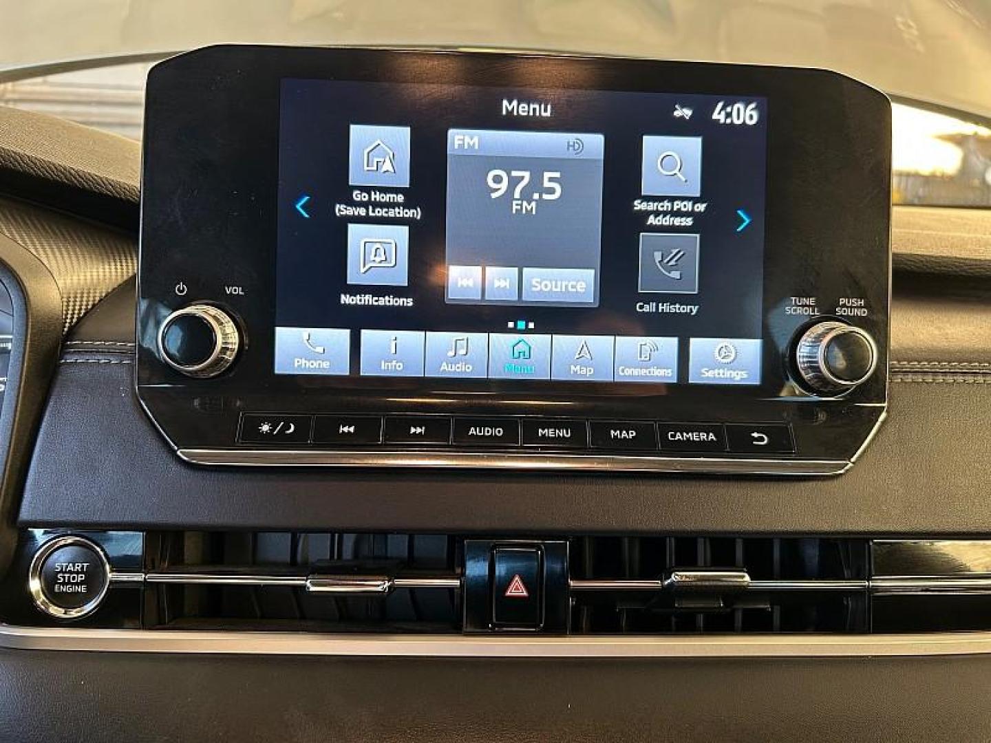 2024 SILVER Mitsubishi Outlander (JA4J3VA8XRZ) with an 4-Cyl 2.5 Liter engine, Automatic CVT transmission, located at 412 Auto Vista Drive, Palmdale, 93551, (661) 945-0620, 34.592636, -118.136681- Photo#21