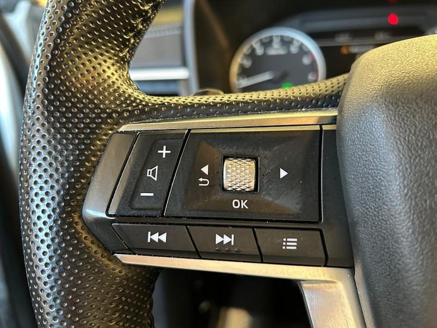 2024 SILVER Mitsubishi Outlander (JA4J3VA8XRZ) with an 4-Cyl 2.5 Liter engine, Automatic CVT transmission, located at 412 Auto Vista Drive, Palmdale, 93551, (661) 945-0620, 34.592636, -118.136681- Photo#24