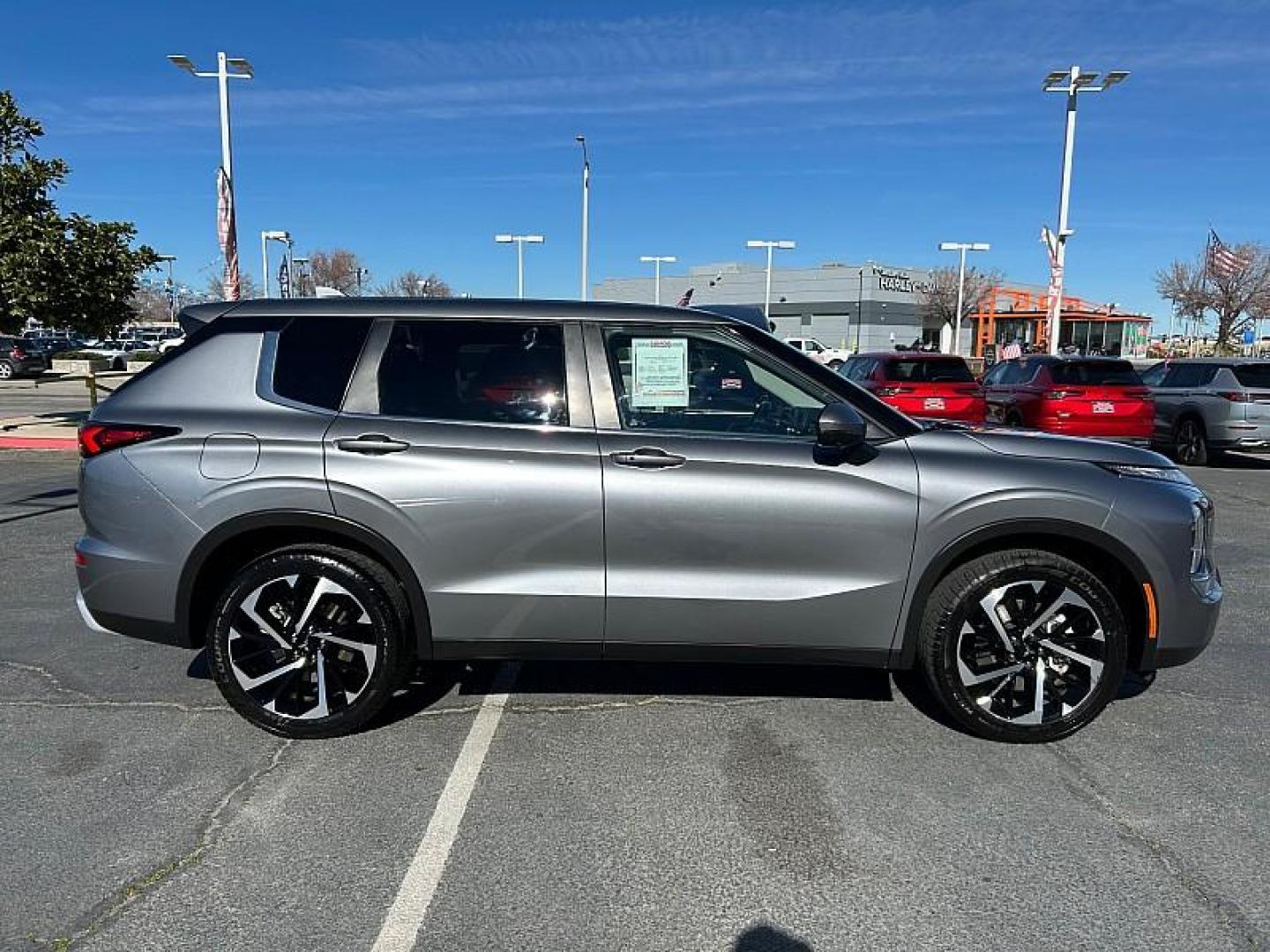 2024 SILVER Mitsubishi Outlander (JA4J4VA84RZ) with an 4-Cyl 2.5 Liter engine, Automatic CVT transmission, located at 412 Auto Vista Drive, Palmdale, 93551, (661) 945-0620, 34.592636, -118.136681 - Photo#2