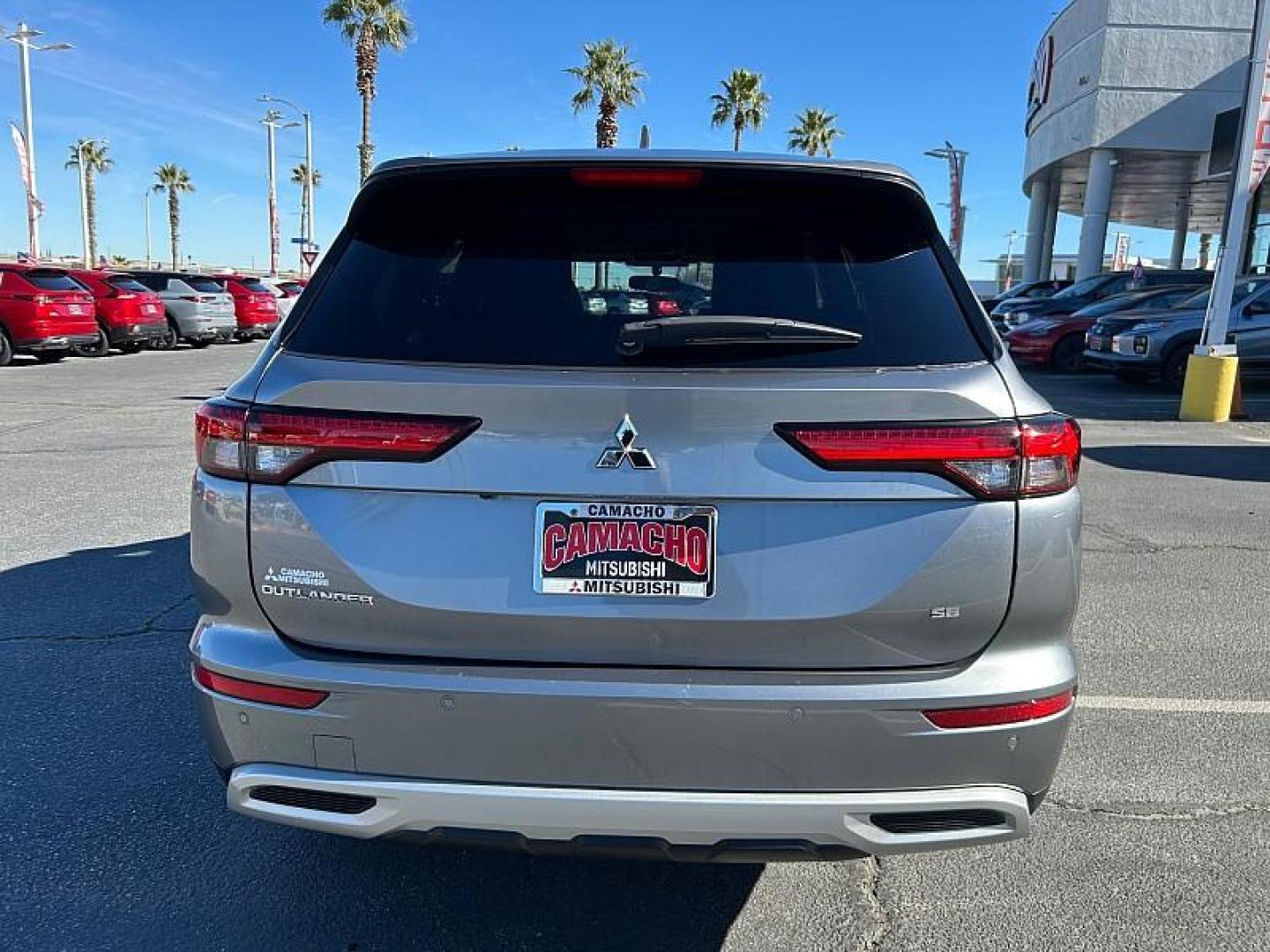 2024 SILVER Mitsubishi Outlander (JA4J4VA84RZ) with an 4-Cyl 2.5 Liter engine, Automatic CVT transmission, located at 412 Auto Vista Drive, Palmdale, 93551, (661) 945-0620, 34.592636, -118.136681 - Photo#4