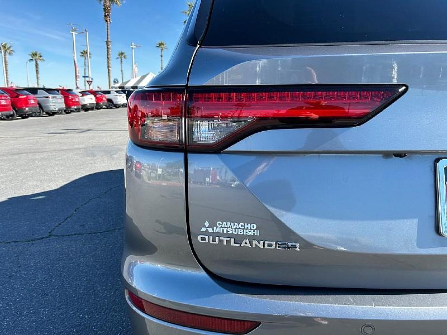 2024 SILVER Mitsubishi Outlander (JA4J4VA84RZ) with an 4-Cyl 2.5 Liter engine, Automatic CVT transmission, located at 412 Auto Vista Drive, Palmdale, 93551, (661) 945-0620, 34.592636, -118.136681 - Photo#9