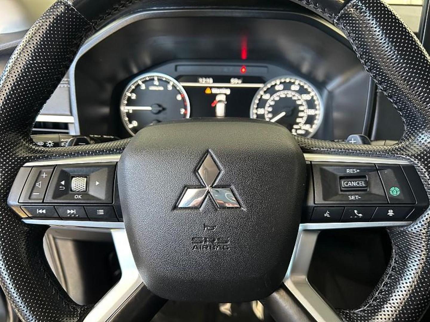 2024 SILVER Mitsubishi Outlander (JA4J4VA84RZ) with an 4-Cyl 2.5 Liter engine, Automatic CVT transmission, located at 412 Auto Vista Drive, Palmdale, 93551, (661) 945-0620, 34.592636, -118.136681 - Photo#17