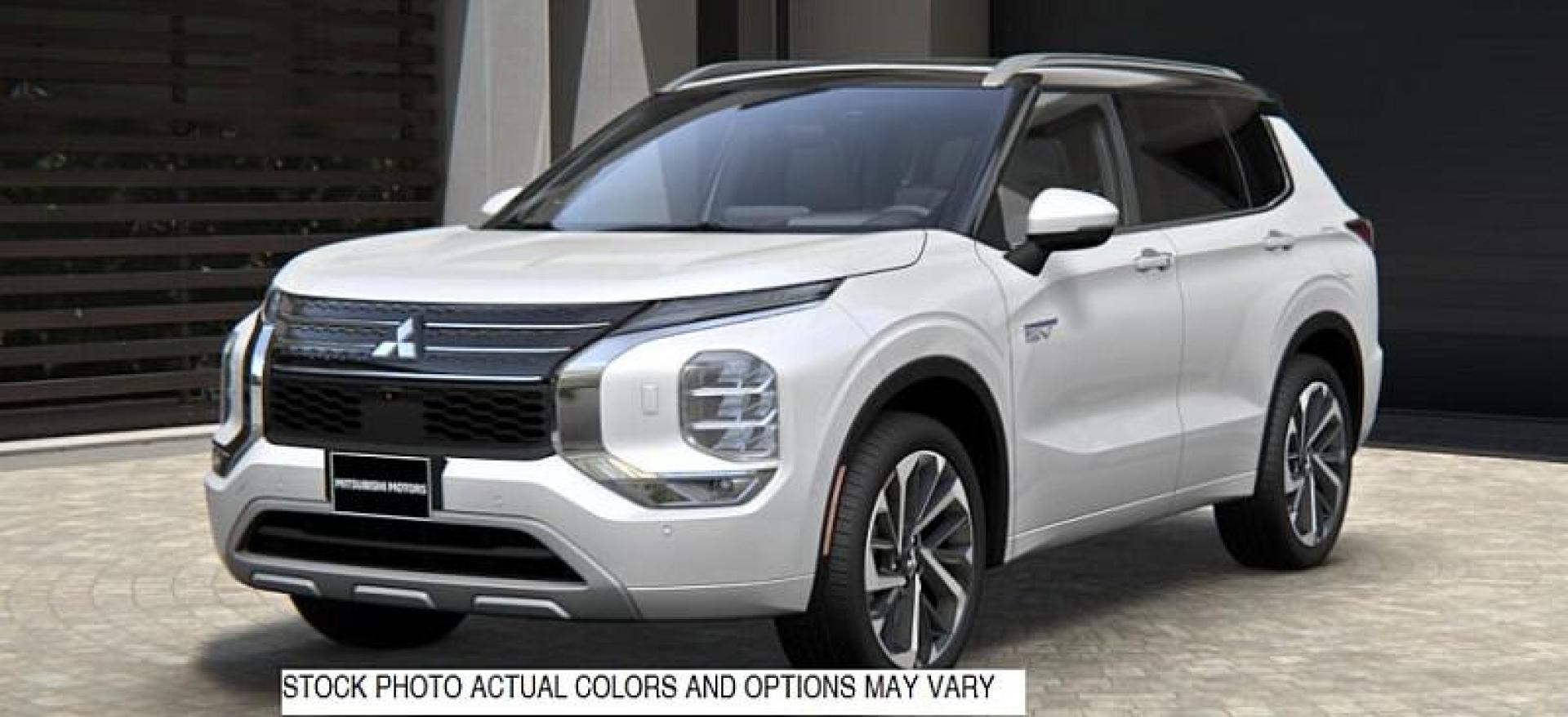 2024 SILVER Mitsubishi Outlander (JA4J3VA80RZ) with an 4-Cyl 2.5 Liter engine, Automatic CVT transmission, located at 412 Auto Vista Drive, Palmdale, 93551, (661) 945-0620, 34.592636, -118.136681 - Photo#1