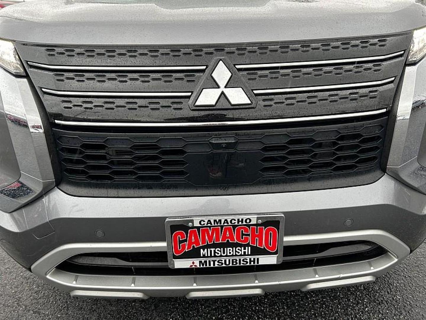 2024 SILVER Mitsubishi Outlander (JA4J3VA80RZ) with an 4-Cyl 2.5 Liter engine, Automatic CVT transmission, located at 412 Auto Vista Drive, Palmdale, 93551, (661) 945-0620, 34.592636, -118.136681 - Photo#9