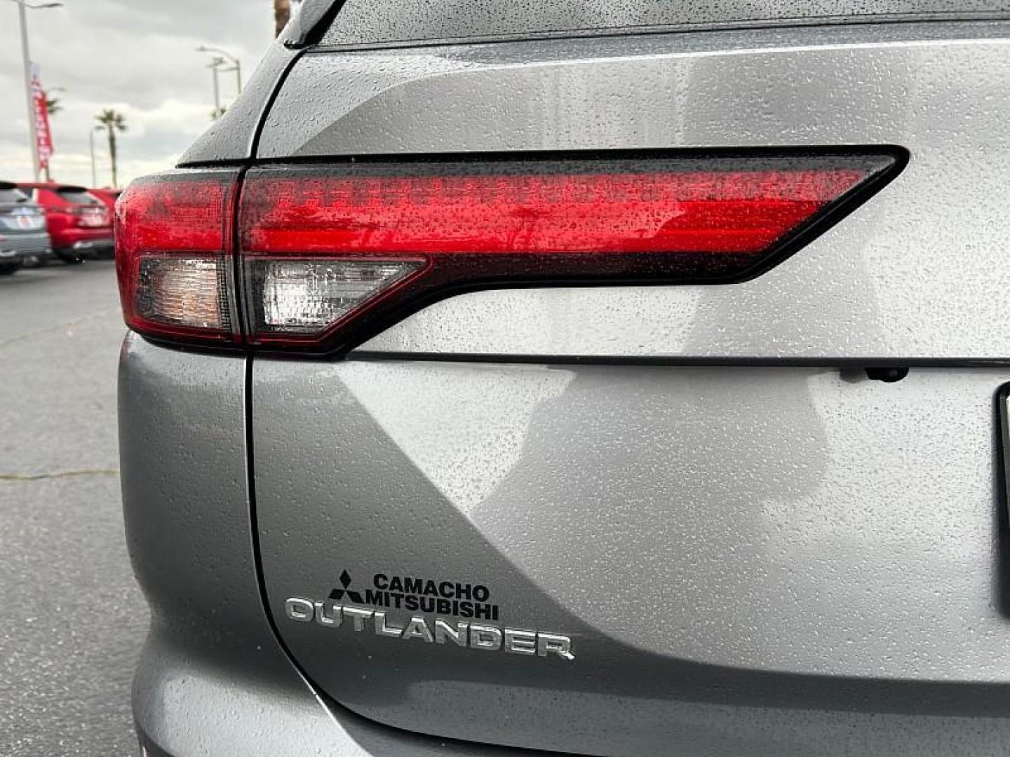 2024 SILVER Mitsubishi Outlander (JA4J3VA80RZ) with an 4-Cyl 2.5 Liter engine, Automatic CVT transmission, located at 412 Auto Vista Drive, Palmdale, 93551, (661) 945-0620, 34.592636, -118.136681 - Photo#11