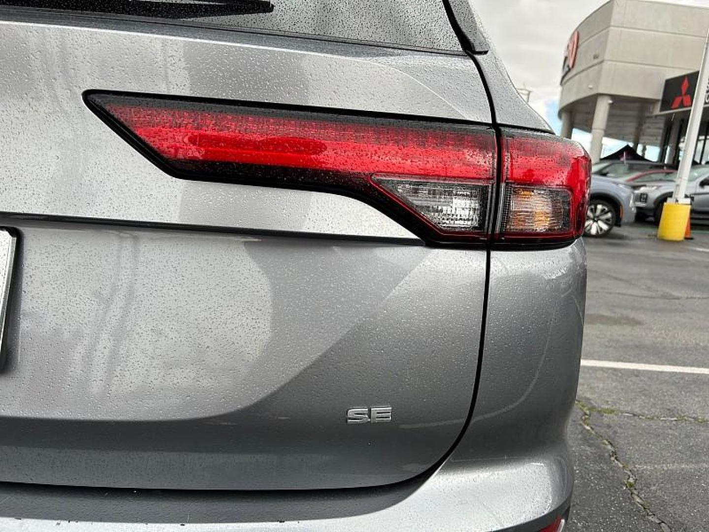 2024 SILVER Mitsubishi Outlander (JA4J3VA80RZ) with an 4-Cyl 2.5 Liter engine, Automatic CVT transmission, located at 412 Auto Vista Drive, Palmdale, 93551, (661) 945-0620, 34.592636, -118.136681 - Photo#12