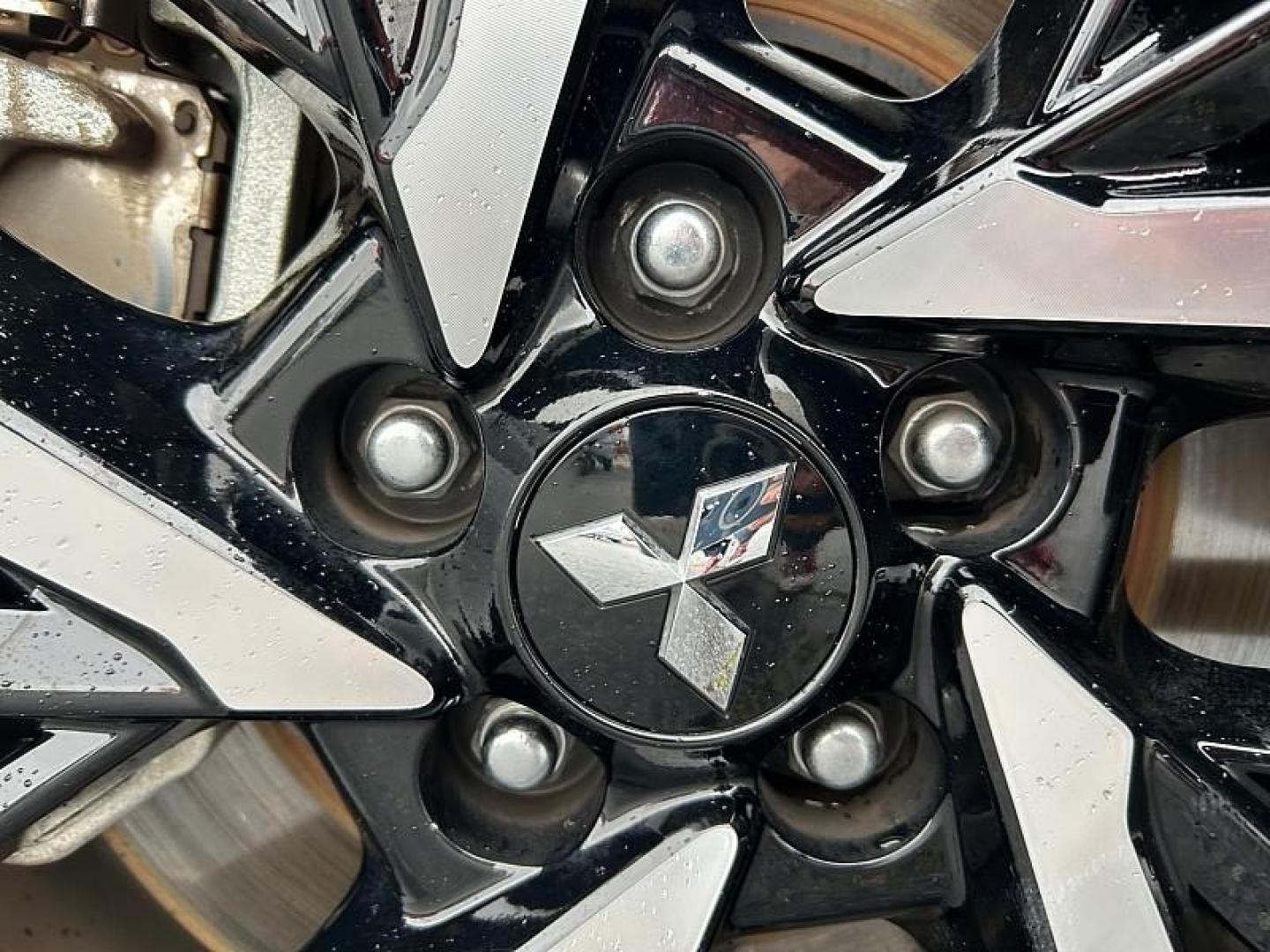 2024 SILVER Mitsubishi Outlander (JA4J3VA80RZ) with an 4-Cyl 2.5 Liter engine, Automatic CVT transmission, located at 412 Auto Vista Drive, Palmdale, 93551, (661) 945-0620, 34.592636, -118.136681 - Photo#15