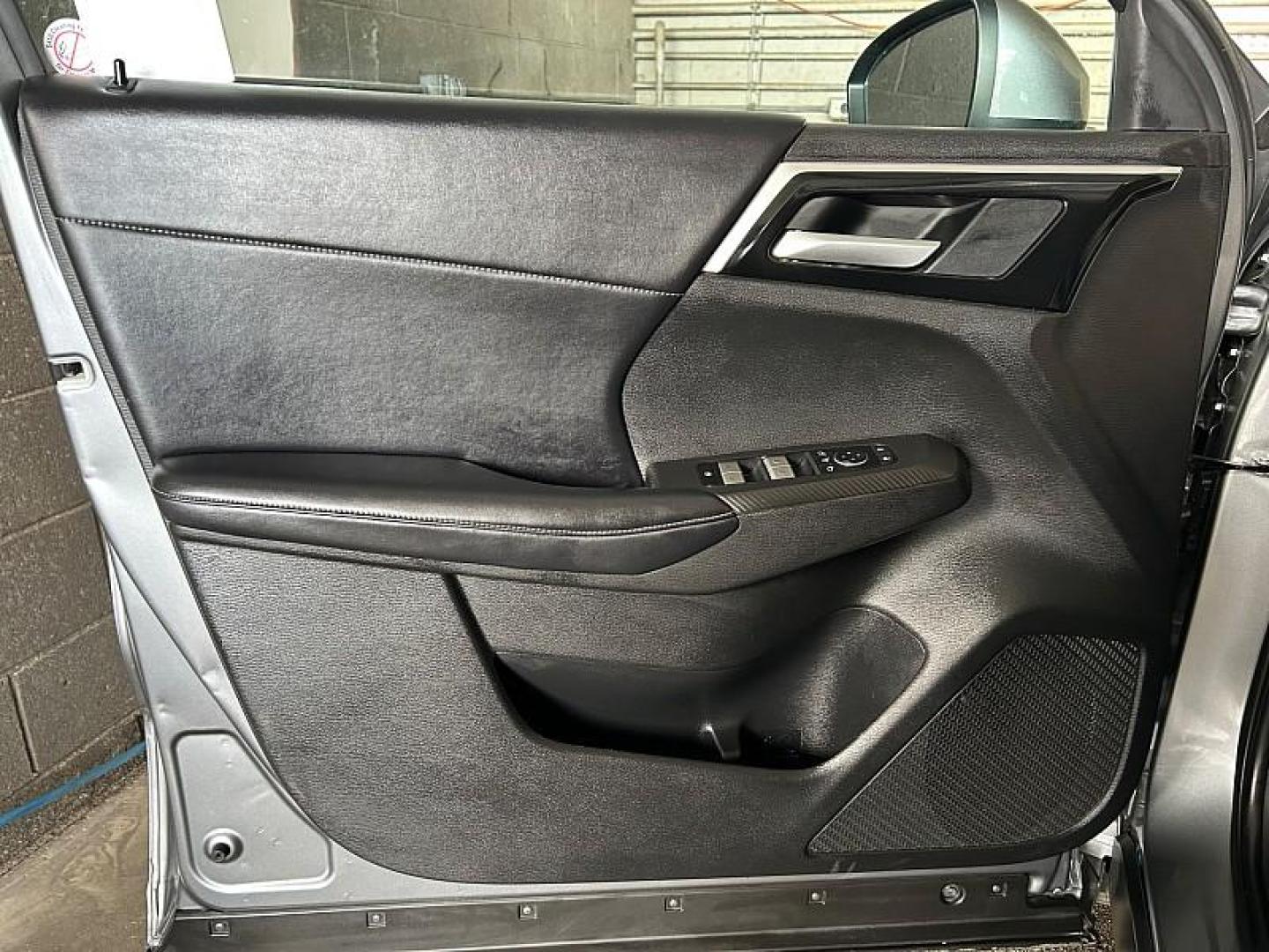 2024 SILVER Mitsubishi Outlander (JA4J3VA80RZ) with an 4-Cyl 2.5 Liter engine, Automatic CVT transmission, located at 412 Auto Vista Drive, Palmdale, 93551, (661) 945-0620, 34.592636, -118.136681 - Photo#16