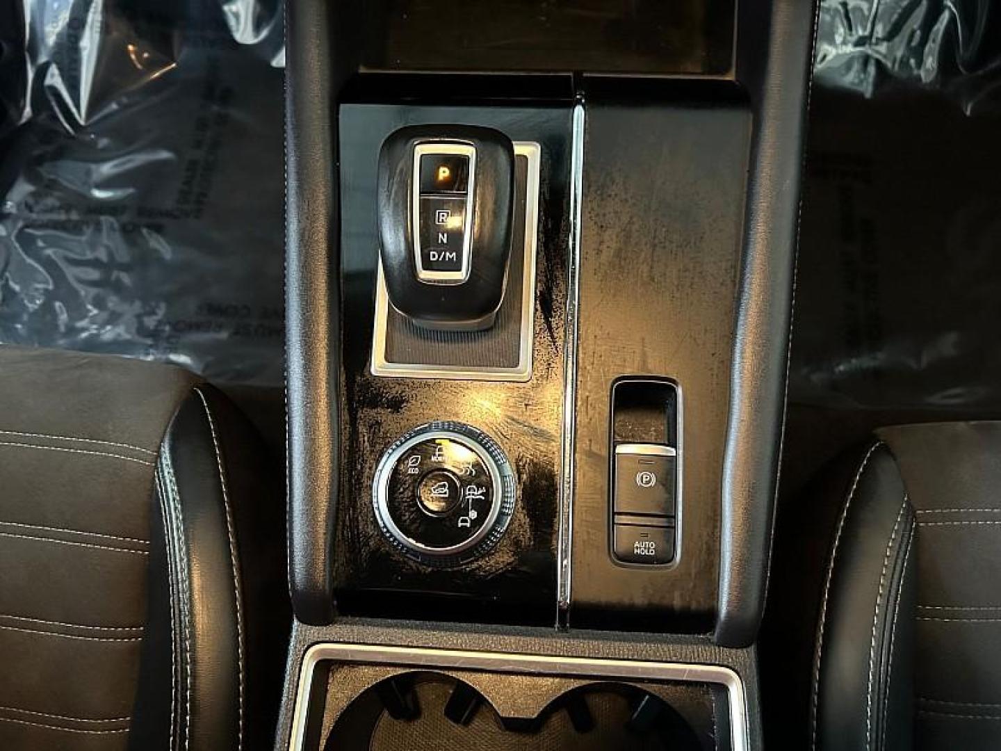 2024 SILVER Mitsubishi Outlander (JA4J3VA80RZ) with an 4-Cyl 2.5 Liter engine, Automatic CVT transmission, located at 412 Auto Vista Drive, Palmdale, 93551, (661) 945-0620, 34.592636, -118.136681 - Photo#18