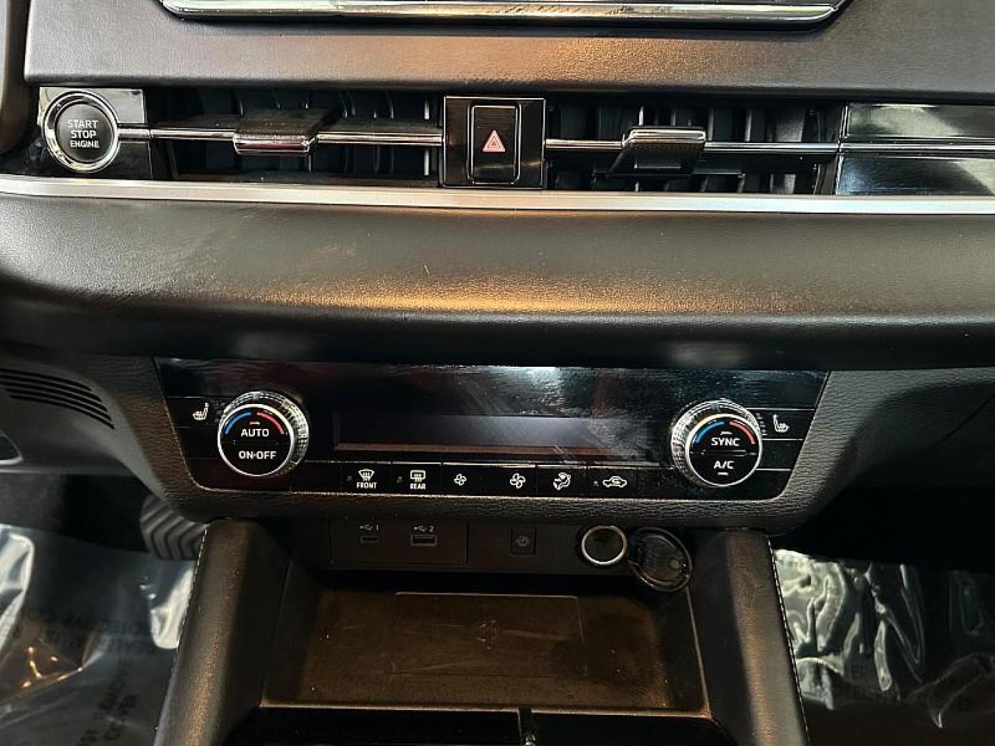 2024 SILVER Mitsubishi Outlander (JA4J3VA80RZ) with an 4-Cyl 2.5 Liter engine, Automatic CVT transmission, located at 412 Auto Vista Drive, Palmdale, 93551, (661) 945-0620, 34.592636, -118.136681 - Photo#19