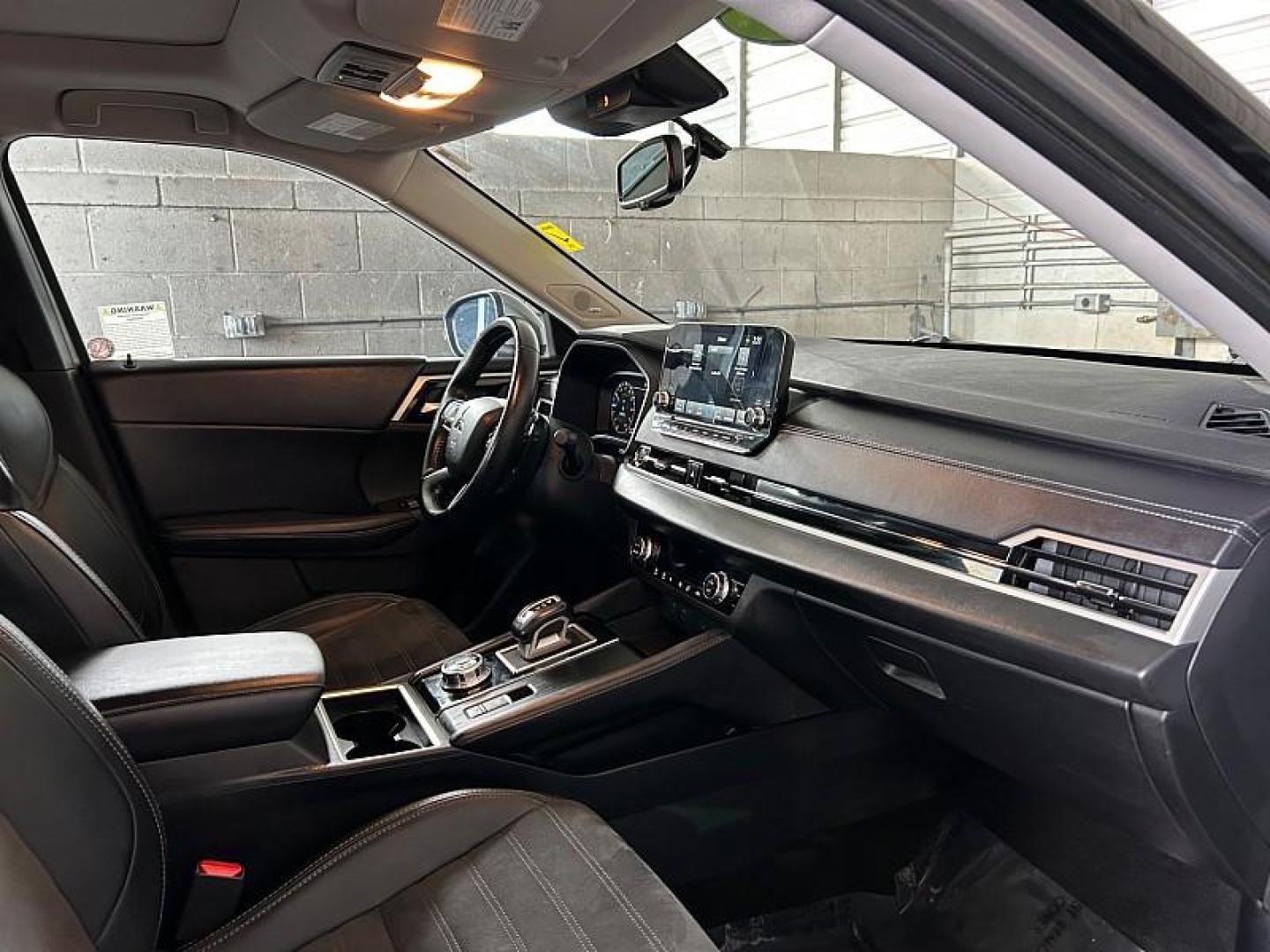 2024 SILVER Mitsubishi Outlander (JA4J3VA80RZ) with an 4-Cyl 2.5 Liter engine, Automatic CVT transmission, located at 412 Auto Vista Drive, Palmdale, 93551, (661) 945-0620, 34.592636, -118.136681 - Photo#25