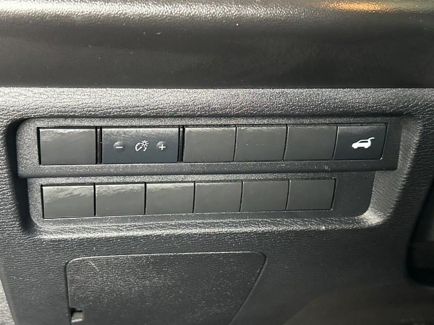 2024 SILVER Mitsubishi Outlander (JA4J3VA80RZ) with an 4-Cyl 2.5 Liter engine, Automatic CVT transmission, located at 412 Auto Vista Drive, Palmdale, 93551, (661) 945-0620, 34.592636, -118.136681 - Photo#27