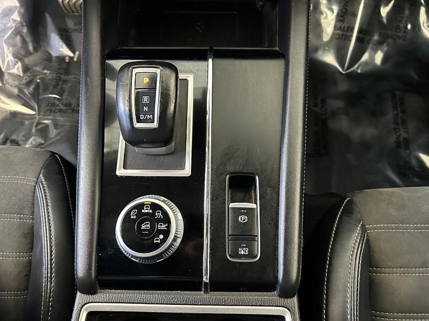 2024 SILVER Mitsubishi Outlander (JA4J3VA81RZ) with an 4-Cyl 2.5 Liter engine, Automatic CVT transmission, located at 412 Auto Vista Drive, Palmdale, 93551, (661) 945-0620, 34.592636, -118.136681 - Photo#20