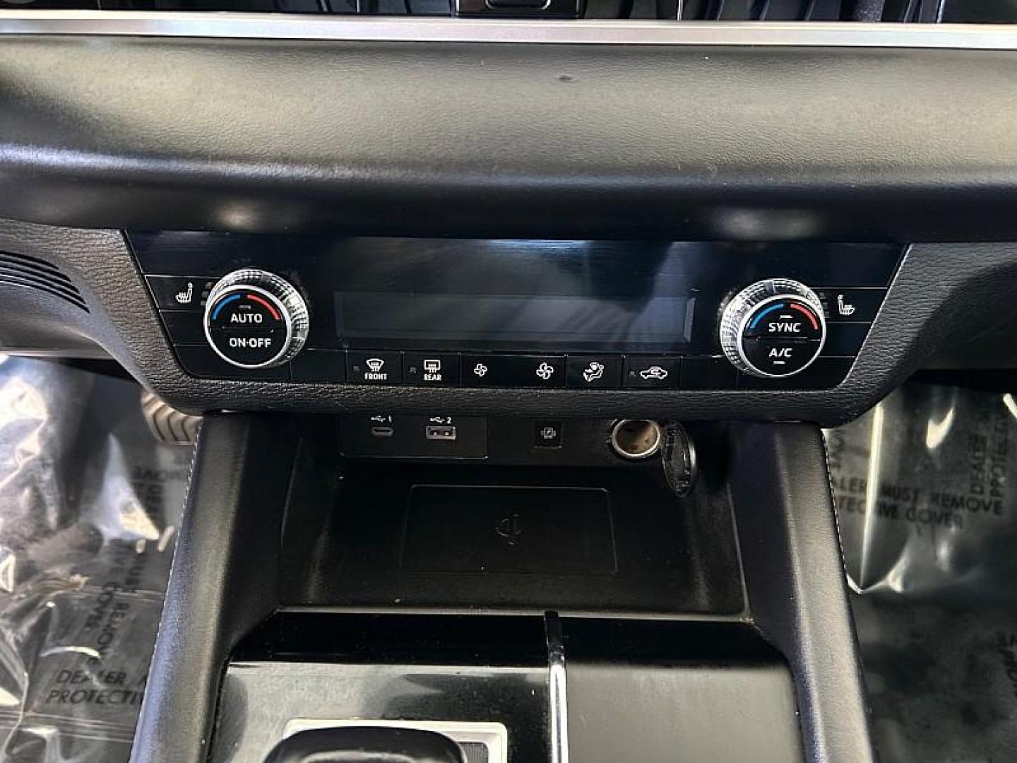 2024 SILVER Mitsubishi Outlander (JA4J3VA81RZ) with an 4-Cyl 2.5 Liter engine, Automatic CVT transmission, located at 412 Auto Vista Drive, Palmdale, 93551, (661) 945-0620, 34.592636, -118.136681 - Photo#21