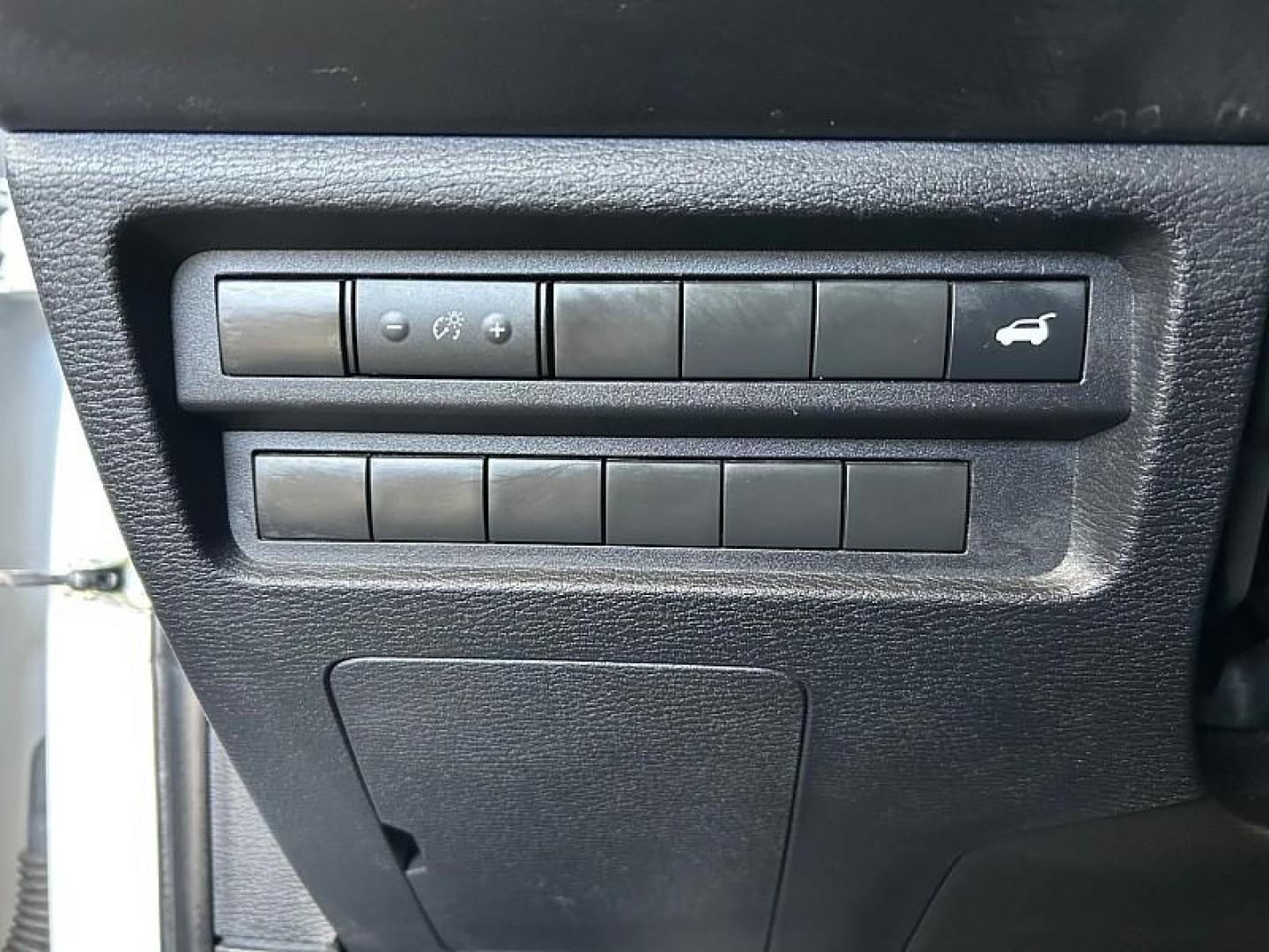 2024 SILVER Mitsubishi Outlander (JA4J3VA81RZ) with an 4-Cyl 2.5 Liter engine, Automatic CVT transmission, located at 412 Auto Vista Drive, Palmdale, 93551, (661) 945-0620, 34.592636, -118.136681 - Photo#28