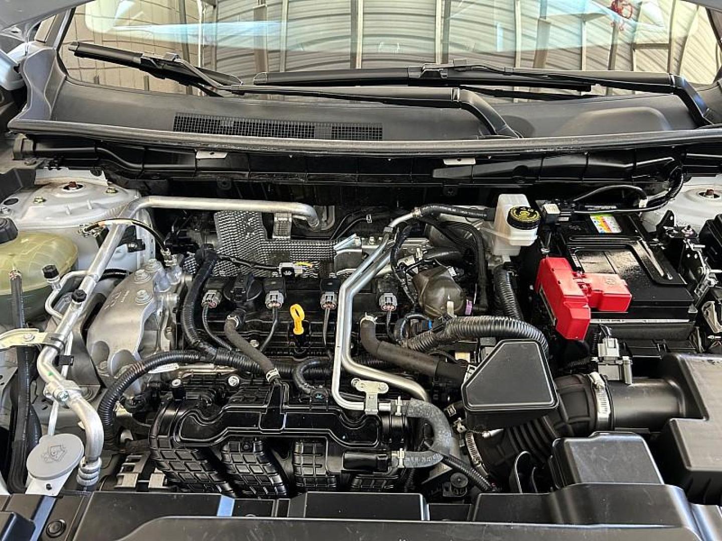 2024 SILVER Mitsubishi Outlander (JA4J3VA81RZ) with an 4-Cyl 2.5 Liter engine, Automatic CVT transmission, located at 412 Auto Vista Drive, Palmdale, 93551, (661) 945-0620, 34.592636, -118.136681 - Photo#29