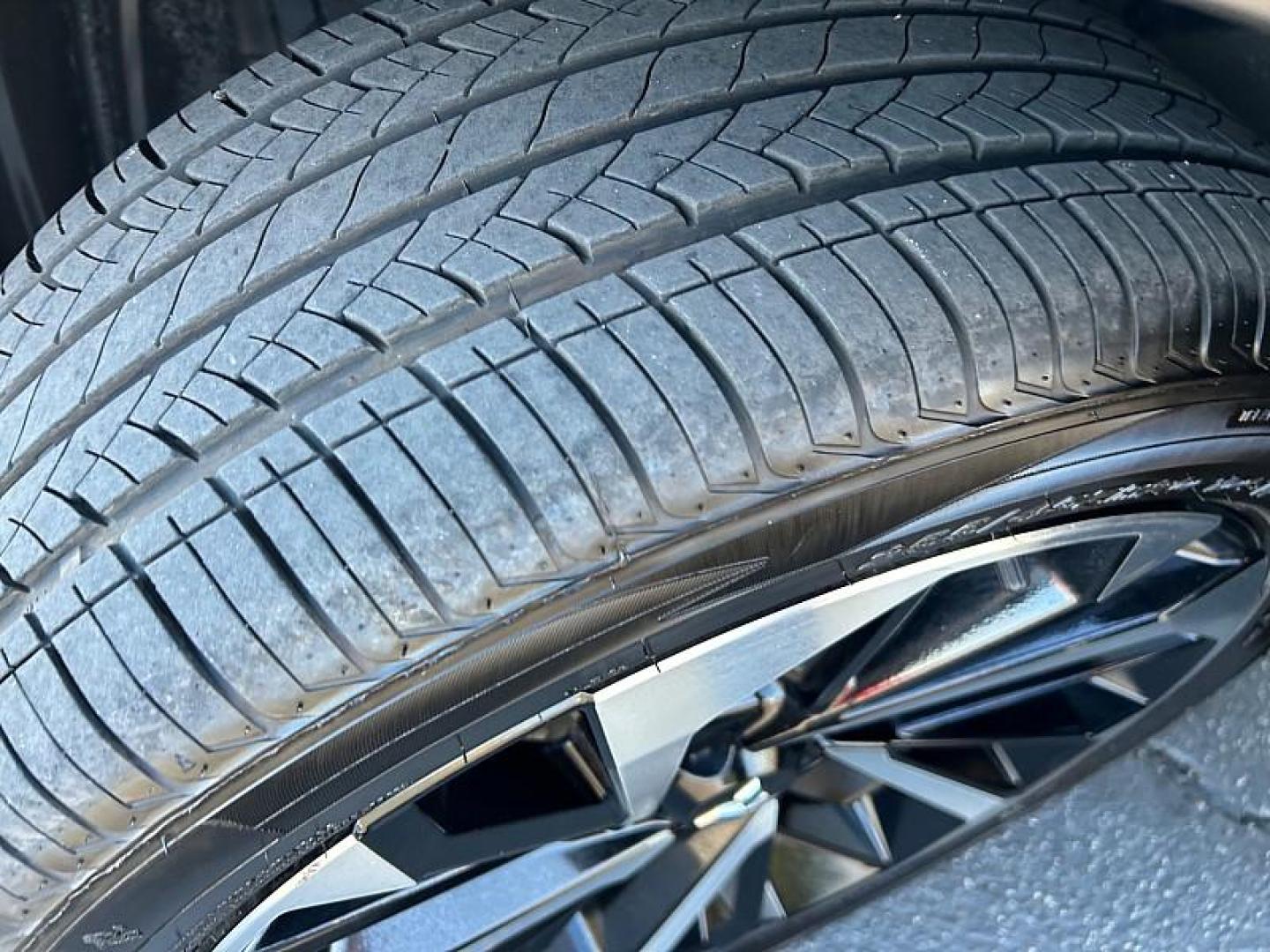 2024 WHITE Mitsubishi Outlander (JA4J3VA83RZ) with an 4-Cyl 2.5 Liter engine, Automatic CVT transmission, located at 412 Auto Vista Drive, Palmdale, 93551, (661) 945-0620, 34.592636, -118.136681 - Photo#15