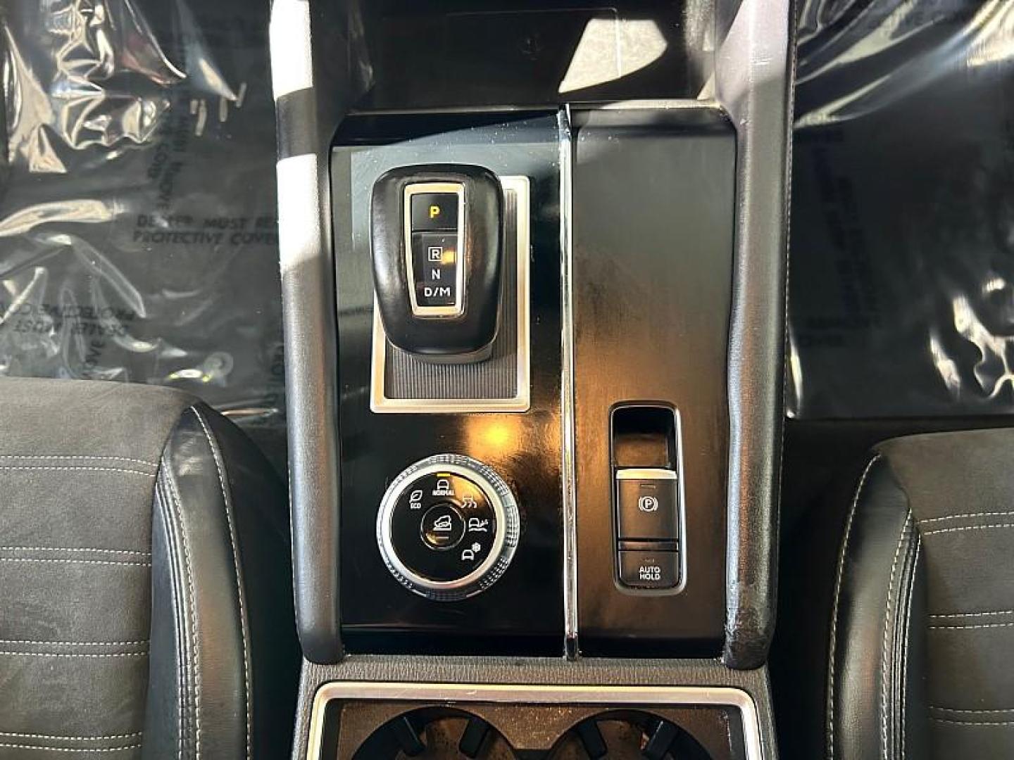 2024 WHITE Mitsubishi Outlander (JA4J3VA83RZ) with an 4-Cyl 2.5 Liter engine, Automatic CVT transmission, located at 412 Auto Vista Drive, Palmdale, 93551, (661) 945-0620, 34.592636, -118.136681 - Photo#20