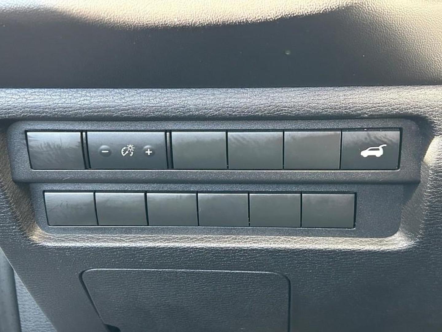 2024 WHITE Mitsubishi Outlander (JA4J3VA83RZ) with an 4-Cyl 2.5 Liter engine, Automatic CVT transmission, located at 412 Auto Vista Drive, Palmdale, 93551, (661) 945-0620, 34.592636, -118.136681 - Photo#29