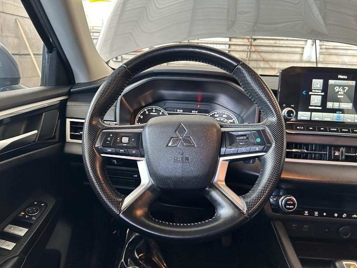 2024 SILVER Mitsubishi Outlander (JA4J3VA89RZ) with an 4-Cyl 2.5 Liter engine, Automatic CVT transmission, located at 412 Auto Vista Drive, Palmdale, 93551, (661) 945-0620, 34.592636, -118.136681 - Photo#20