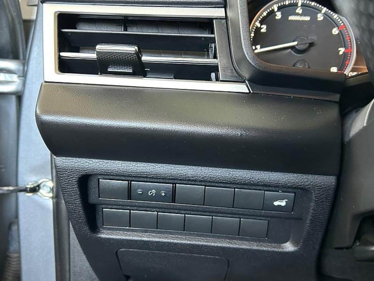 2024 SILVER Mitsubishi Outlander (JA4J3VA89RZ) with an 4-Cyl 2.5 Liter engine, Automatic CVT transmission, located at 412 Auto Vista Drive, Palmdale, 93551, (661) 945-0620, 34.592636, -118.136681 - Photo#25