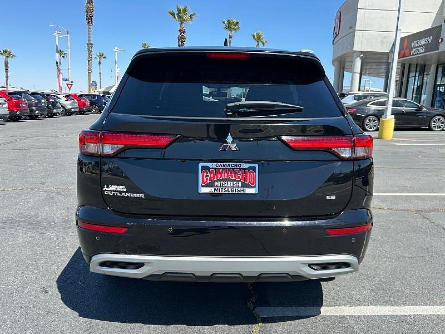 2024 BLACK Mitsubishi Outlander (JA4J3VA85RZ) with an 4-Cyl 2.5 Liter engine, Automatic CVT transmission, located at 412 Auto Vista Drive, Palmdale, 93551, (661) 945-0620, 34.592636, -118.136681 - Photo#4