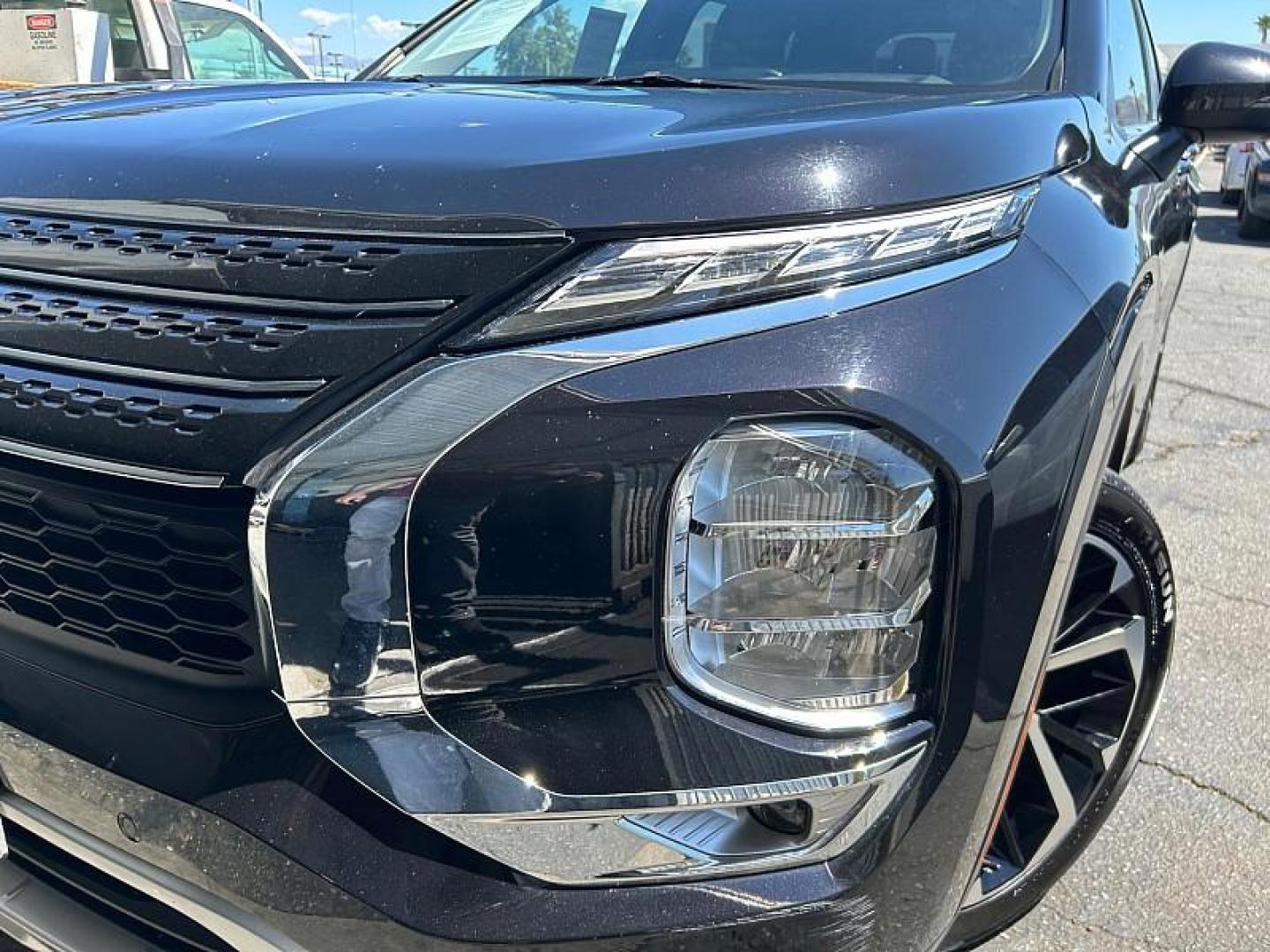 2024 BLACK Mitsubishi Outlander (JA4J3VA85RZ) with an 4-Cyl 2.5 Liter engine, Automatic CVT transmission, located at 412 Auto Vista Drive, Palmdale, 93551, (661) 945-0620, 34.592636, -118.136681 - Photo#9