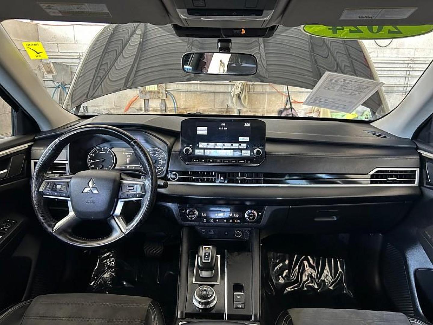 2024 BLACK Mitsubishi Outlander (JA4J3VA85RZ) with an 4-Cyl 2.5 Liter engine, Automatic CVT transmission, located at 412 Auto Vista Drive, Palmdale, 93551, (661) 945-0620, 34.592636, -118.136681 - Photo#18