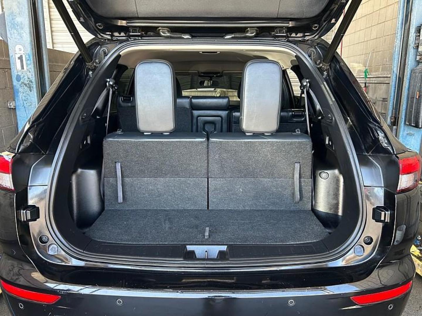 2024 BLACK Mitsubishi Outlander (JA4J3VA85RZ) with an 4-Cyl 2.5 Liter engine, Automatic CVT transmission, located at 412 Auto Vista Drive, Palmdale, 93551, (661) 945-0620, 34.592636, -118.136681 - Photo#27