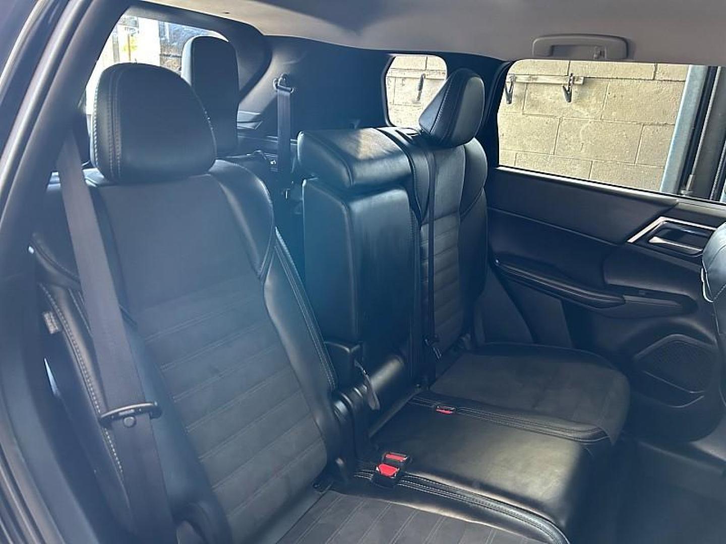 2024 BLACK Mitsubishi Outlander (JA4J3VA85RZ) with an 4-Cyl 2.5 Liter engine, Automatic CVT transmission, located at 412 Auto Vista Drive, Palmdale, 93551, (661) 945-0620, 34.592636, -118.136681 - Photo#28
