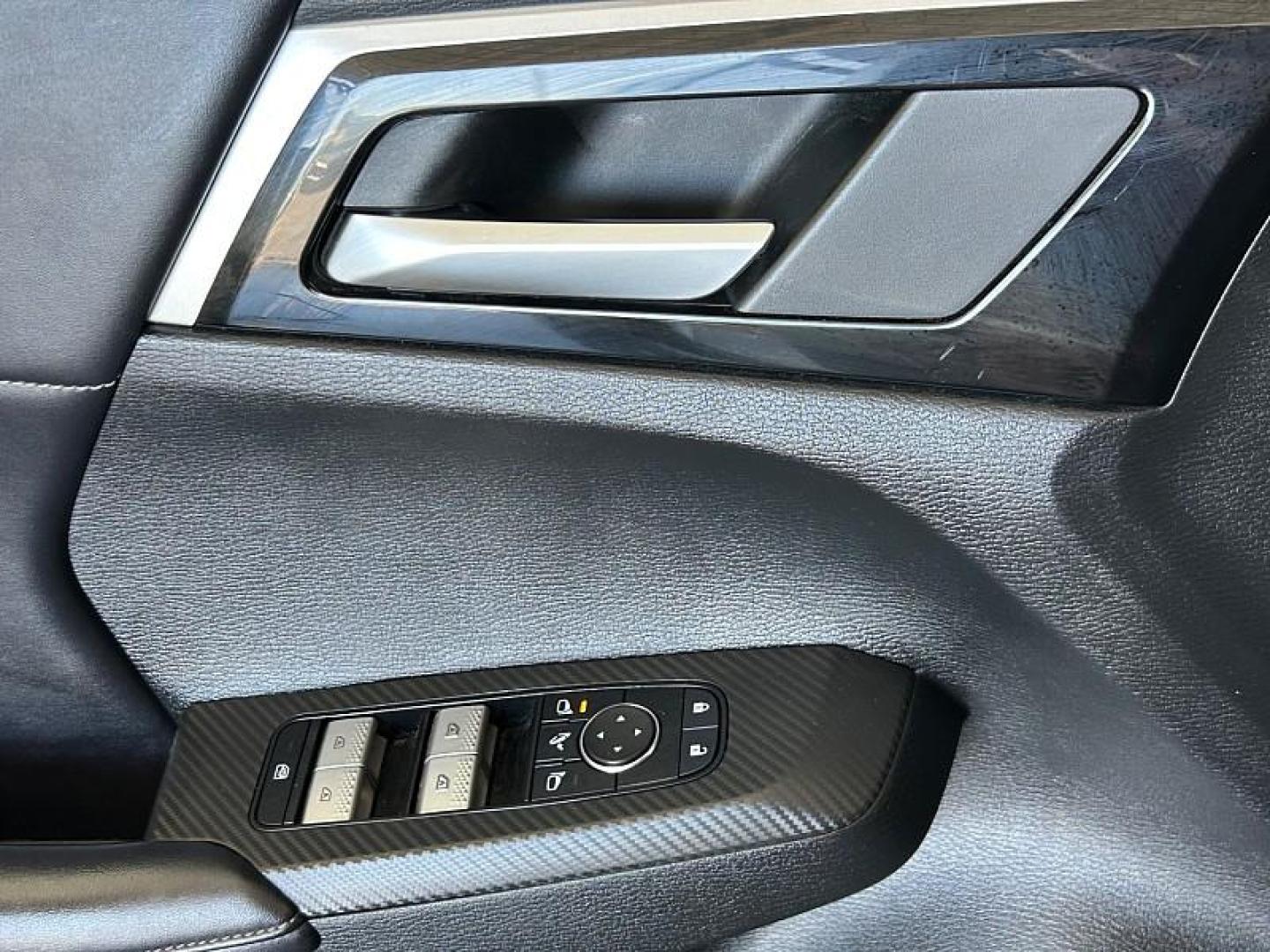 2024 BLACK Mitsubishi Outlander (JA4J3VA85RZ) with an 4-Cyl 2.5 Liter engine, Automatic CVT transmission, located at 412 Auto Vista Drive, Palmdale, 93551, (661) 945-0620, 34.592636, -118.136681 - Photo#30