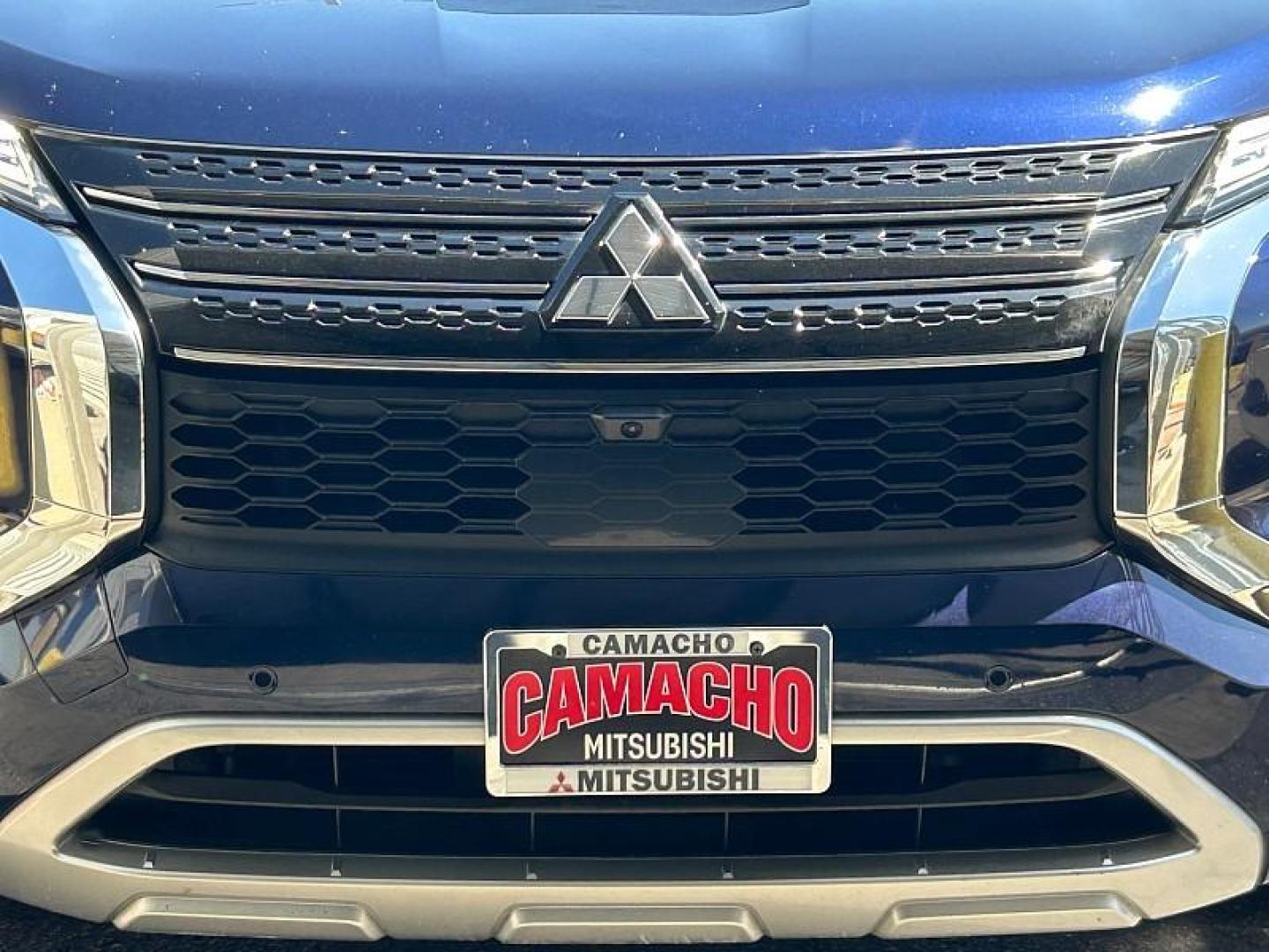 2024 BLUE Mitsubishi Outlander (JA4J4VA89RZ) with an 4-Cyl 2.5 Liter engine, Automatic CVT transmission, located at 412 Auto Vista Drive, Palmdale, 93551, (661) 945-0620, 34.592636, -118.136681- Photo#9