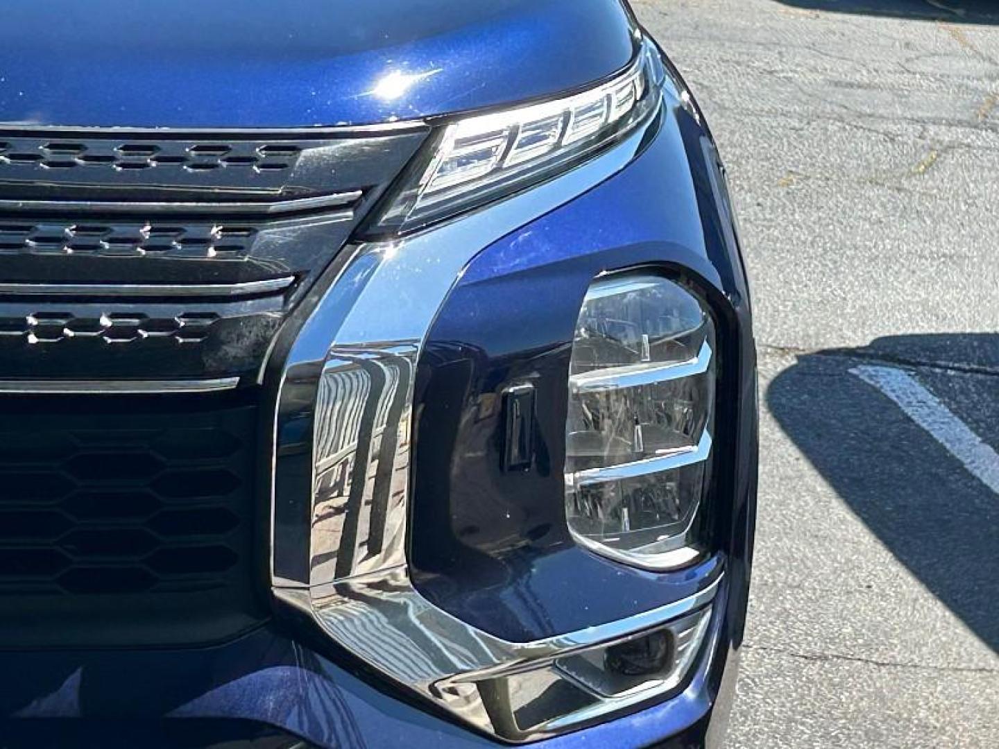 2024 BLUE Mitsubishi Outlander (JA4J4VA89RZ) with an 4-Cyl 2.5 Liter engine, Automatic CVT transmission, located at 412 Auto Vista Drive, Palmdale, 93551, (661) 945-0620, 34.592636, -118.136681- Photo#10
