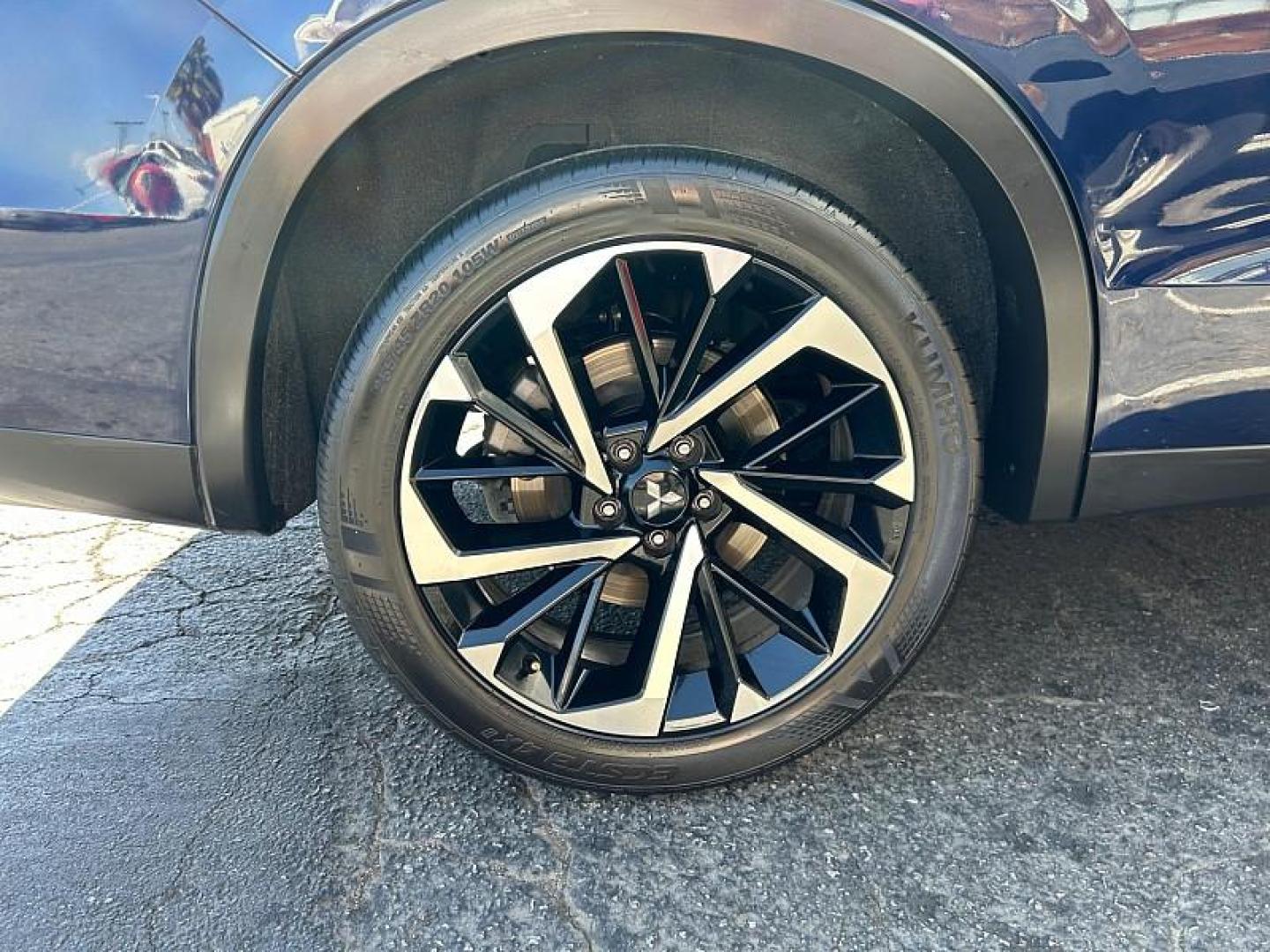 2024 BLUE Mitsubishi Outlander (JA4J4VA89RZ) with an 4-Cyl 2.5 Liter engine, Automatic CVT transmission, located at 412 Auto Vista Drive, Palmdale, 93551, (661) 945-0620, 34.592636, -118.136681- Photo#12