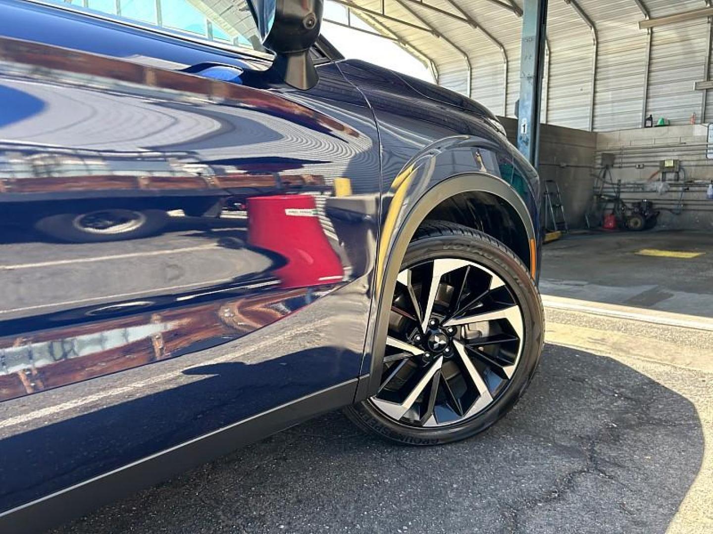 2024 BLUE Mitsubishi Outlander (JA4J4VA89RZ) with an 4-Cyl 2.5 Liter engine, Automatic CVT transmission, located at 412 Auto Vista Drive, Palmdale, 93551, (661) 945-0620, 34.592636, -118.136681- Photo#15