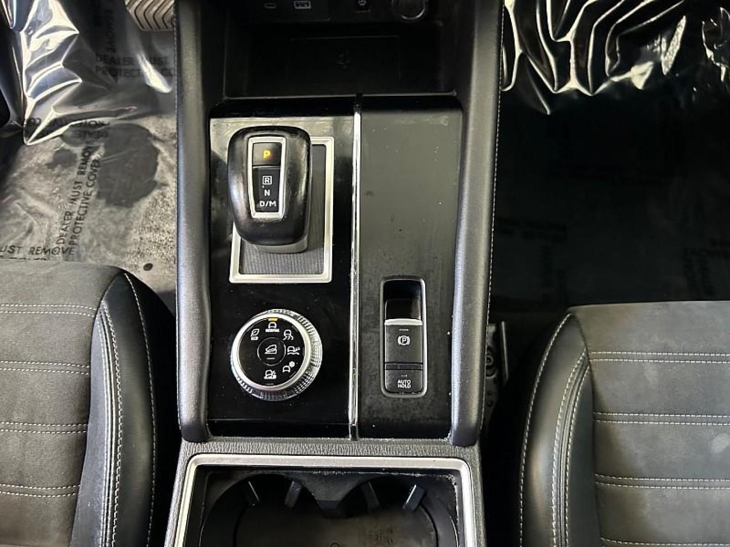 2024 BLUE Mitsubishi Outlander (JA4J4VA89RZ) with an 4-Cyl 2.5 Liter engine, Automatic CVT transmission, located at 412 Auto Vista Drive, Palmdale, 93551, (661) 945-0620, 34.592636, -118.136681- Photo#18