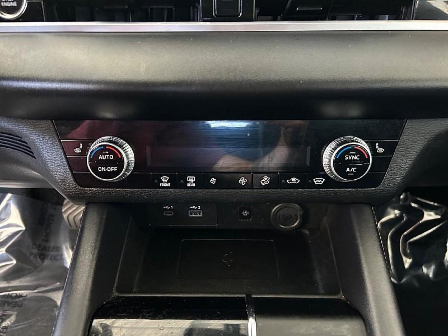 2024 BLUE Mitsubishi Outlander (JA4J4VA89RZ) with an 4-Cyl 2.5 Liter engine, Automatic CVT transmission, located at 412 Auto Vista Drive, Palmdale, 93551, (661) 945-0620, 34.592636, -118.136681- Photo#19