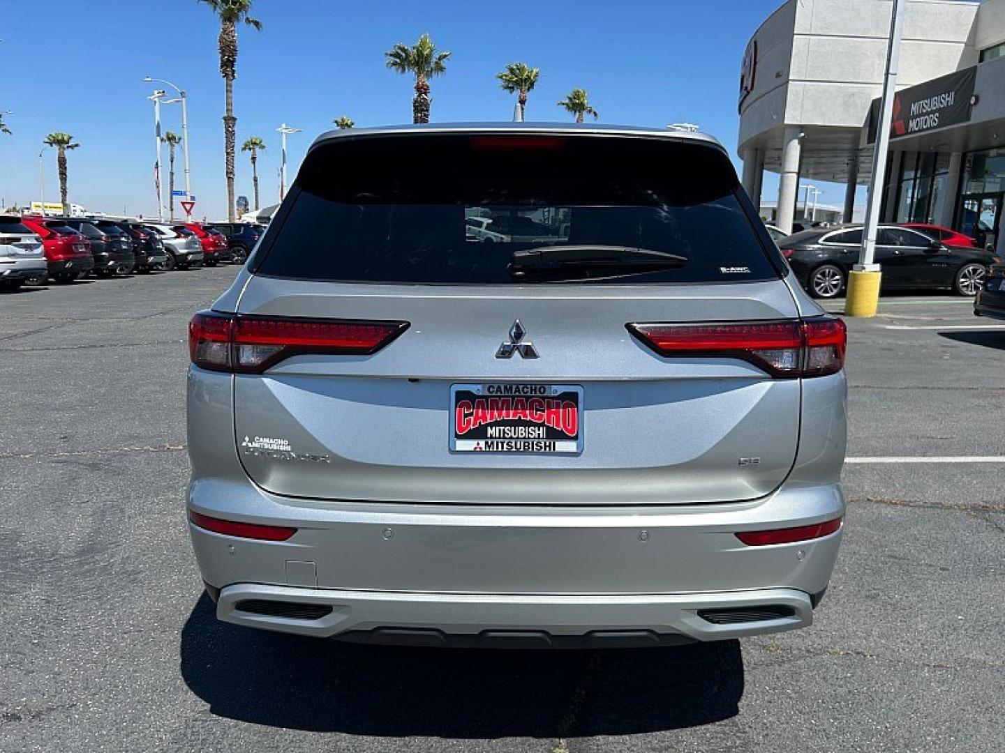 2024 SILVER Mitsubishi Outlander (JA4J4VA88RZ) with an 4-Cyl 2.5 Liter engine, Automatic CVT transmission, located at 412 Auto Vista Drive, Palmdale, 93551, (661) 945-0620, 34.592636, -118.136681- Photo#2