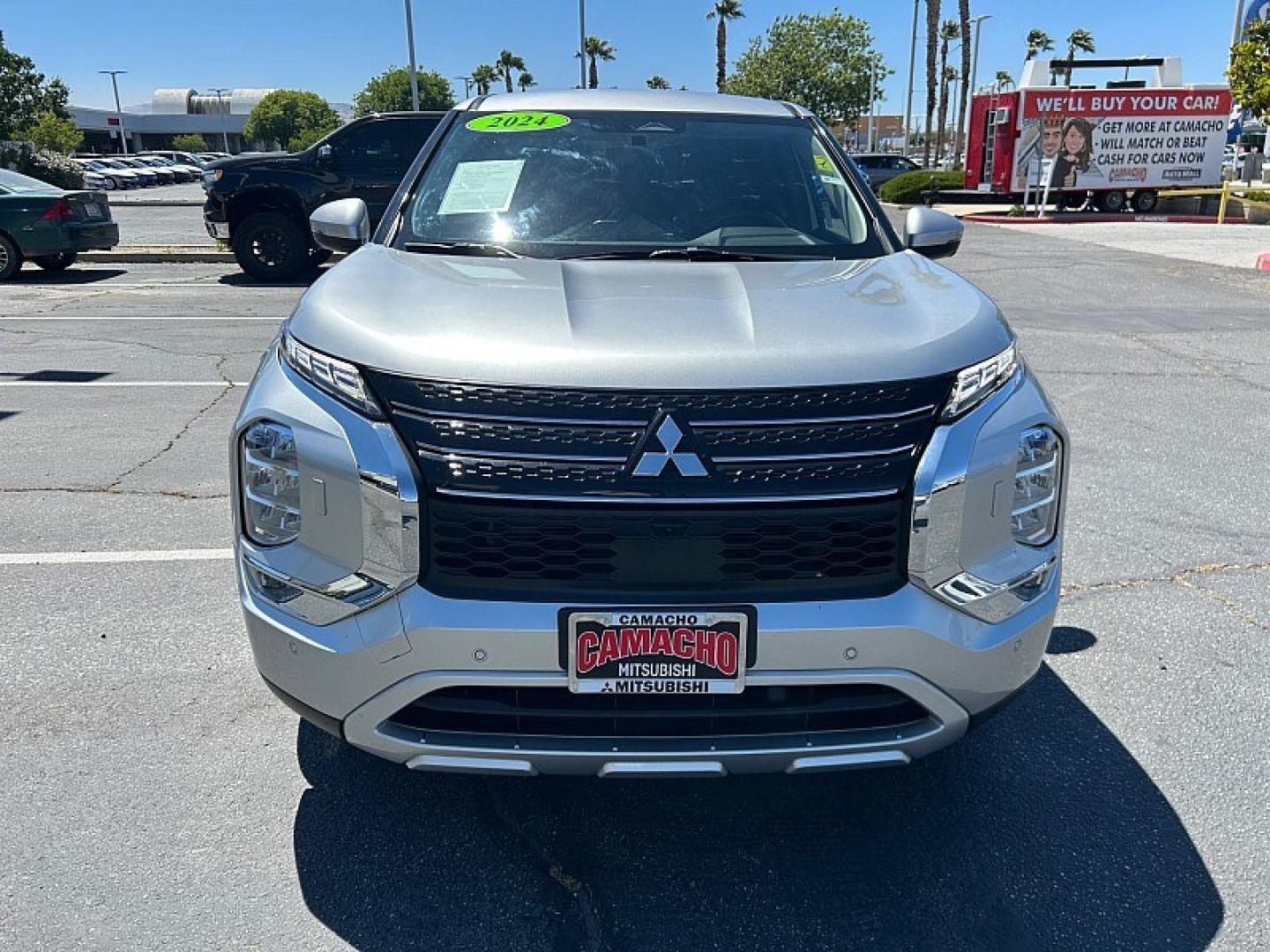 2024 SILVER Mitsubishi Outlander (JA4J4VA88RZ) with an 4-Cyl 2.5 Liter engine, Automatic CVT transmission, located at 412 Auto Vista Drive, Palmdale, 93551, (661) 945-0620, 34.592636, -118.136681- Photo#6